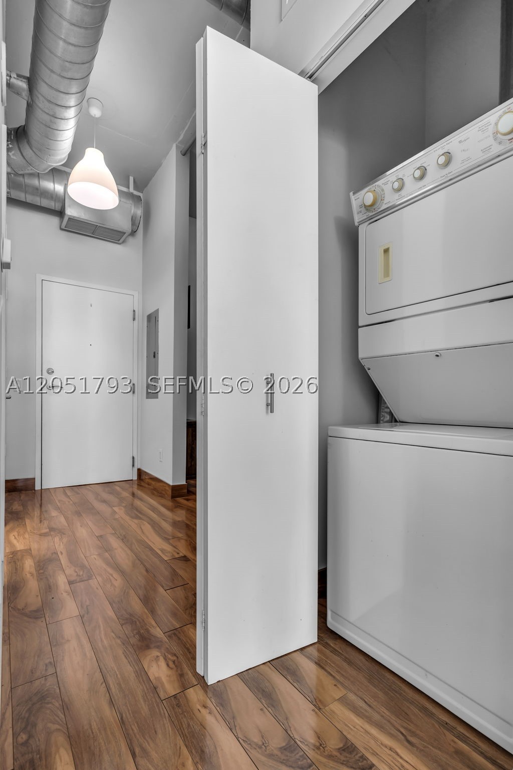 UPTOWN MARINA LOFTS CONDO - Residential Lease