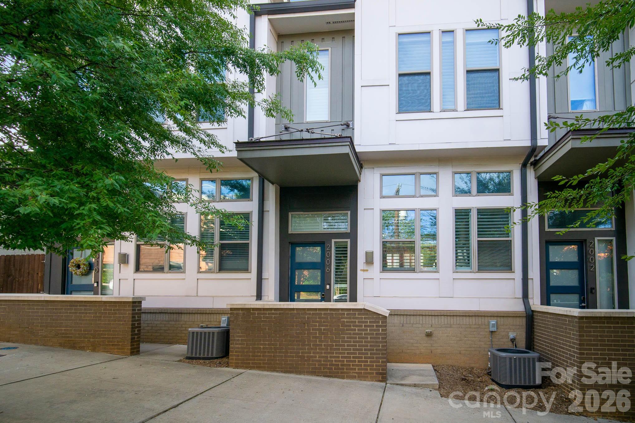Beautiful townhome in the heart of South End! Walkable to all things in South End, this freshly painted 3-story townhome boasts a spacious open layout, custom plantation shutters throughout, custom shiplap in living room and upgraded half bath, plank hardwood flooring, and extended granite countertops in kitchen. Large master includes custom California Closets and walk-in tile shower. The heated lower level of the townhome acts as a flex space and can be used as an additional bedroom, workout room, or movie room

TV's have been removed