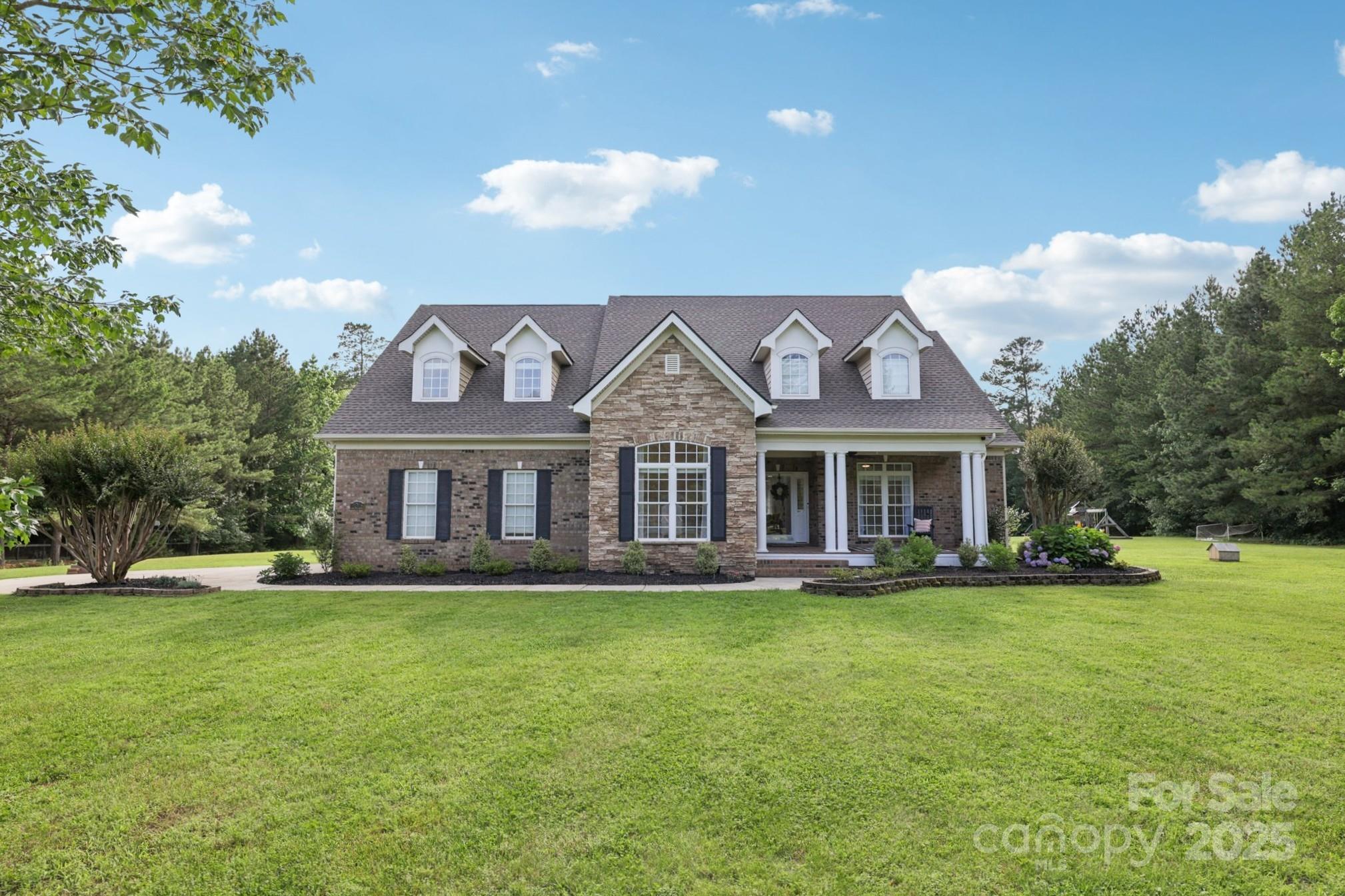 This fully renovated 4-br, 4-bath home boasts a seamless blend of modern luxury & timeless charm!   It sits on a private 5 acres & features professional landscaping with timed irrigation, dusk-detecting lighting, & a 24x17 gazebo equipped with lighting, a ceiling fan, & extra outlets.  The gourmet kitchen is a chef's dream with a huge island that seats 6, pendant lights, quartz countertops, a ZLine gas stove w/ hood, & even a hidden walk-in pantry! Other unique features in the home include built-in wardrobes in the loft, the fireplace in the primary bedroom, & a HUGE laundry room.  Ask us for the full list of updates ~ There are too many to list here!  This one is truly a rare find!!

** Buyers can work with our preferred lender & choose a 1% rate buydown OR $3500 in concessions!