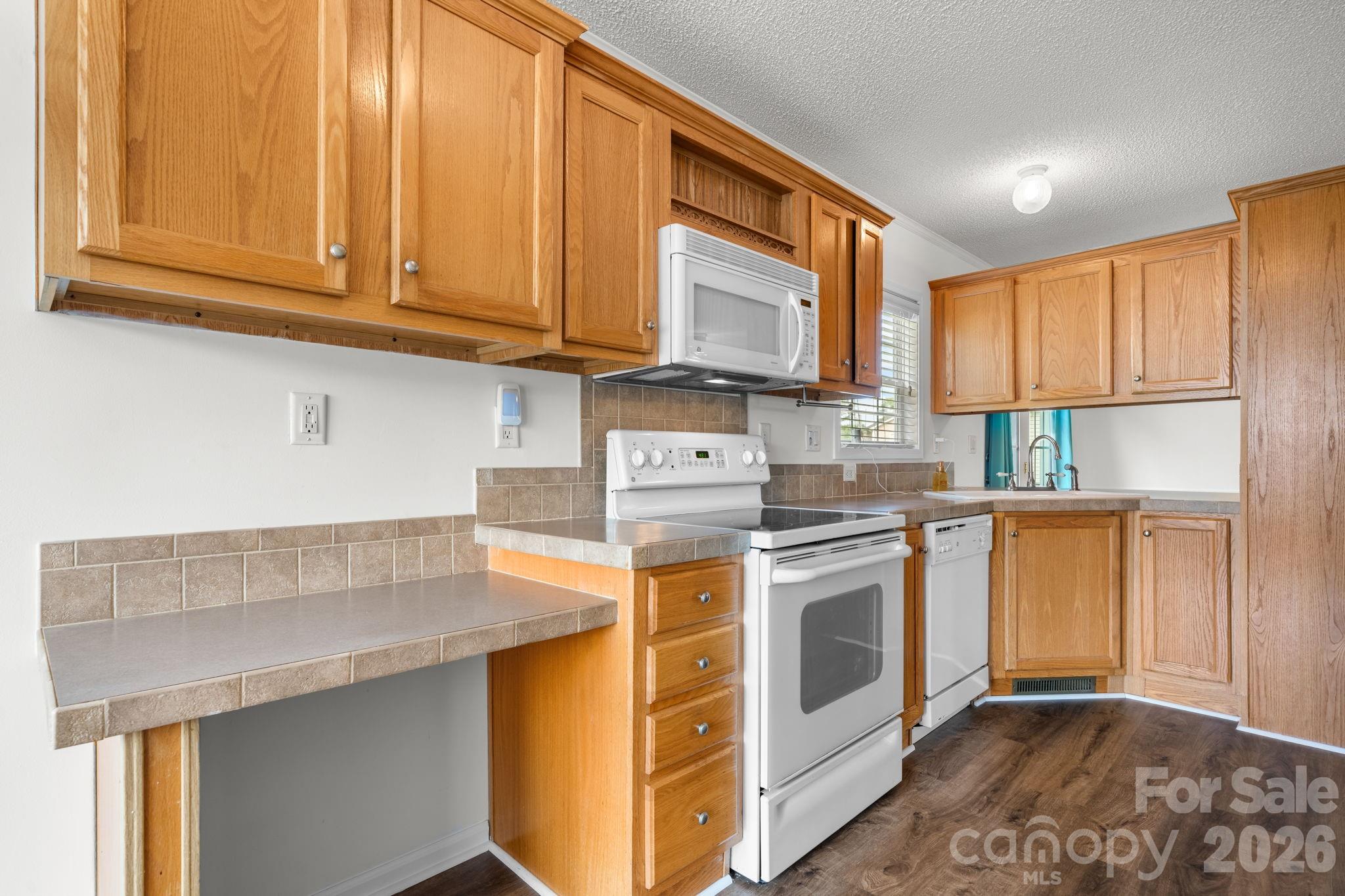 Eastern Ridge - Residential