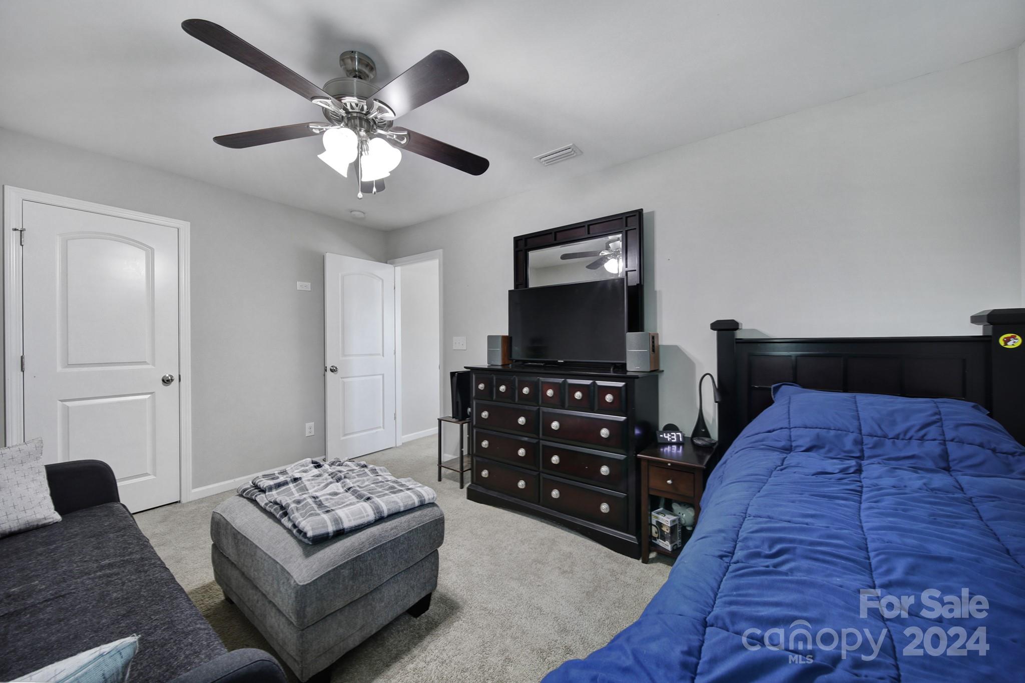 Newport Lakes - Residential
