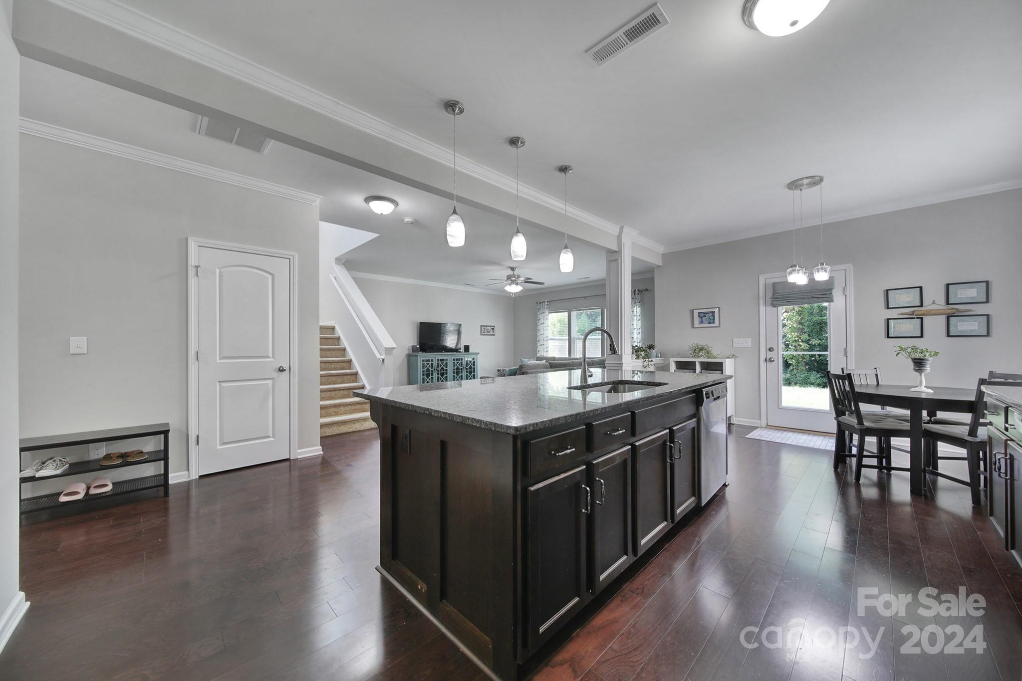 Newport Lakes - Residential