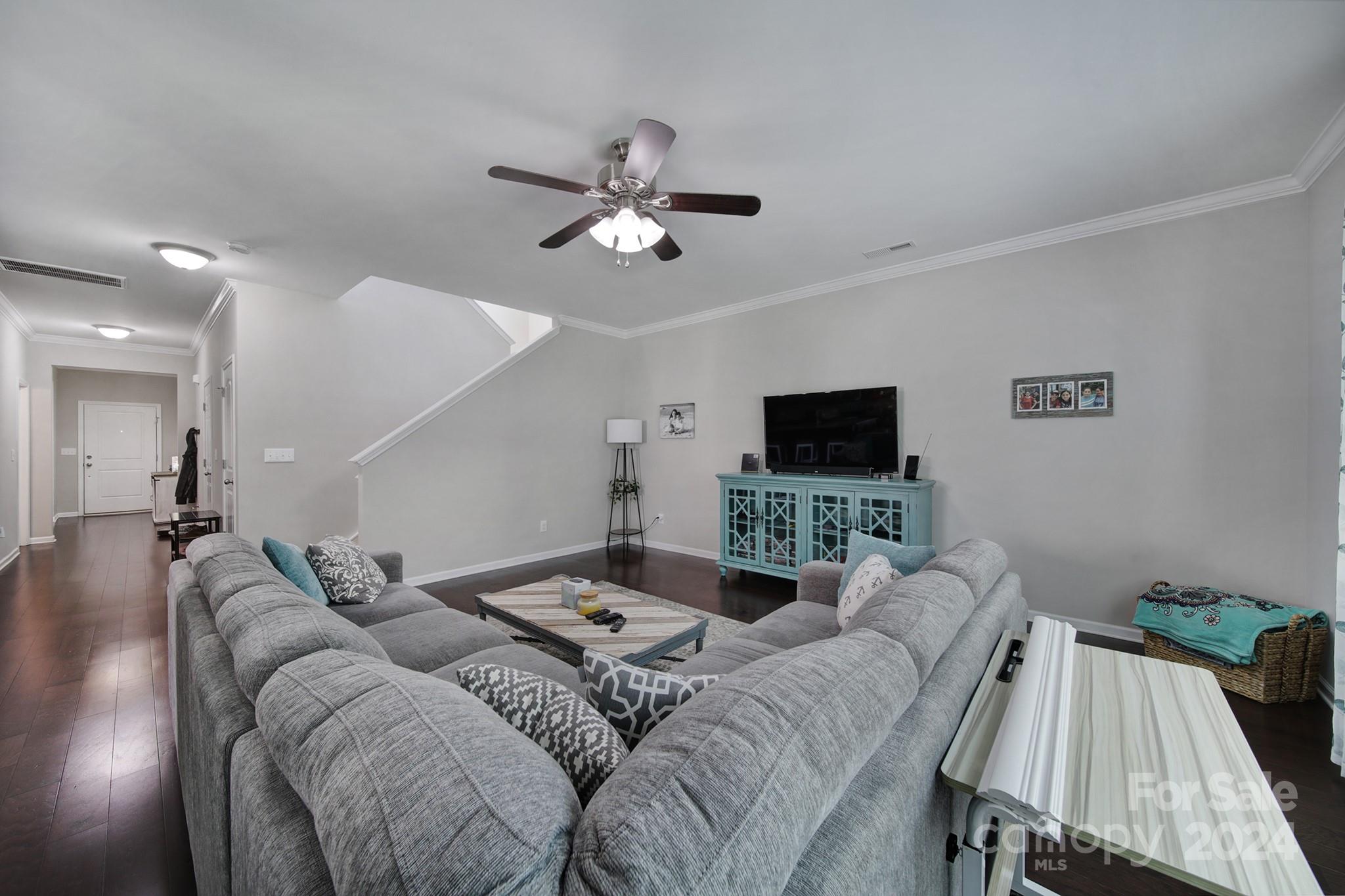 Newport Lakes - Residential