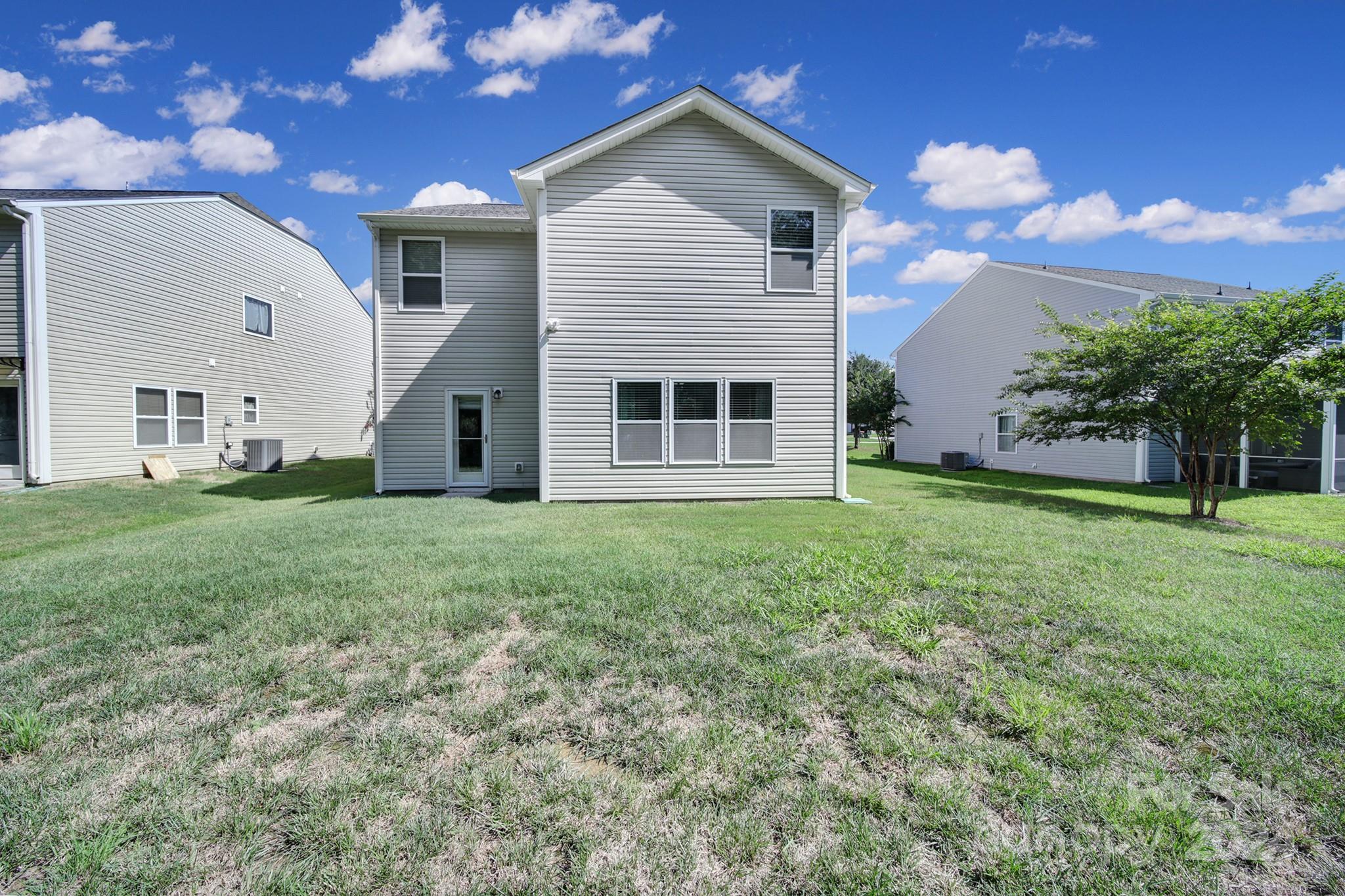 Newport Lakes - Residential