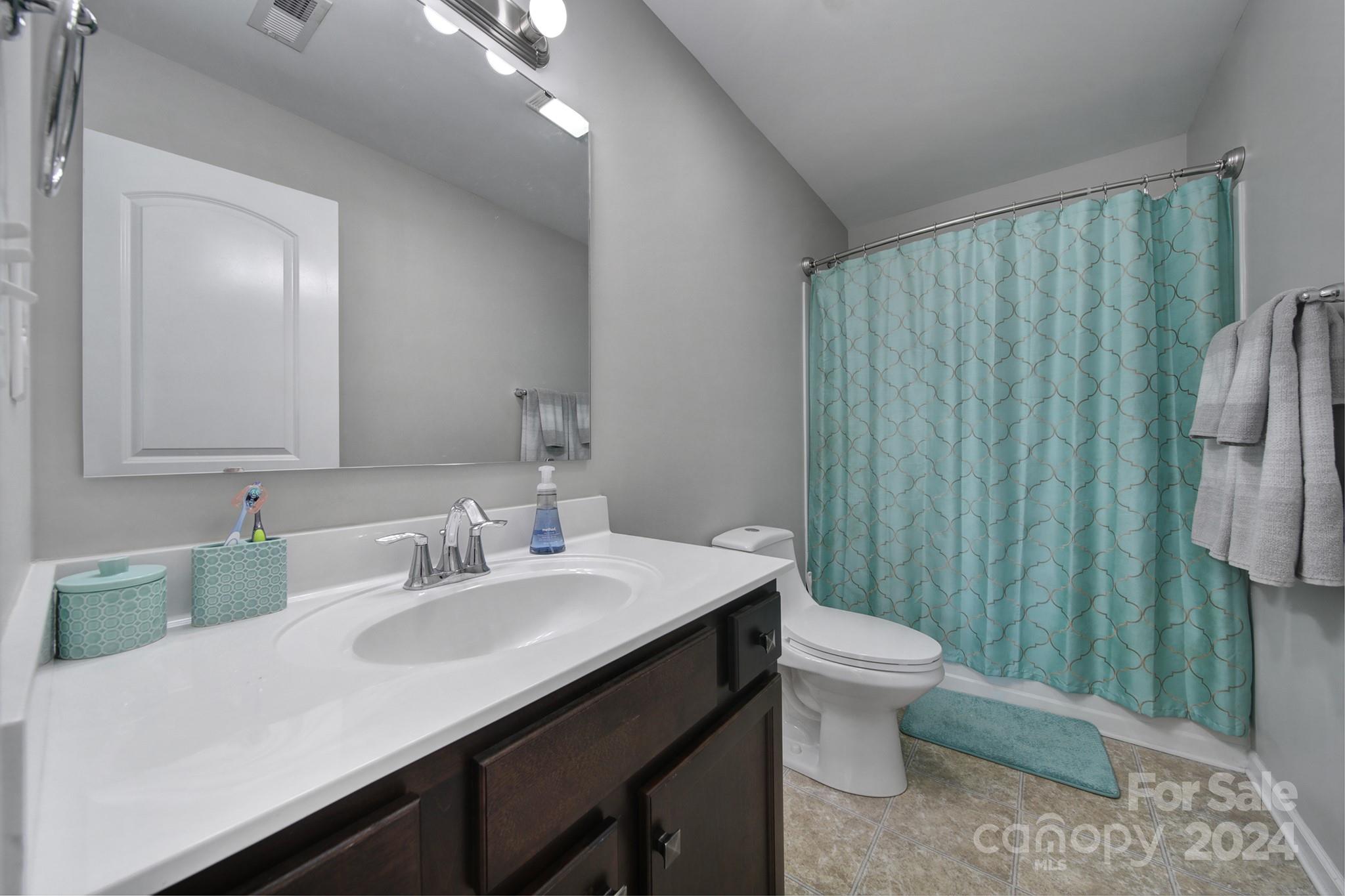 Newport Lakes - Residential
