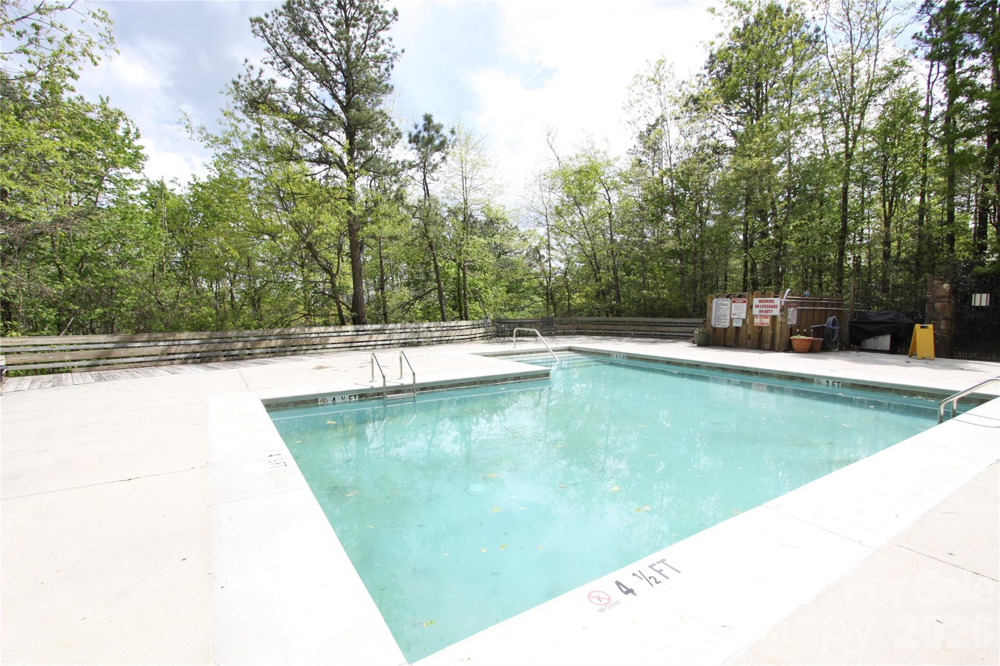 Toxaway Views Condominiuns - Residential