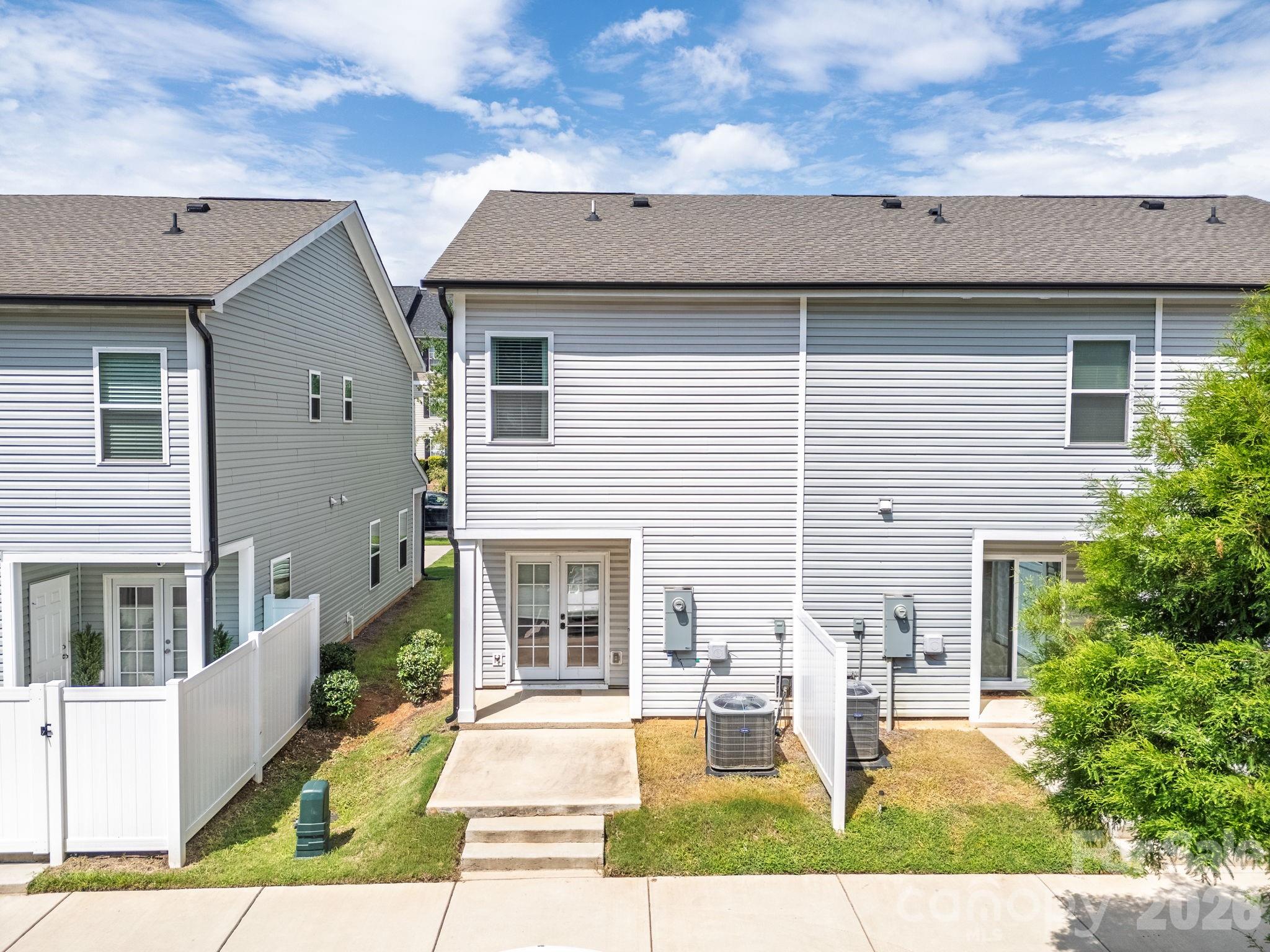 Citiside Plaza Walk Townhomes - Residential