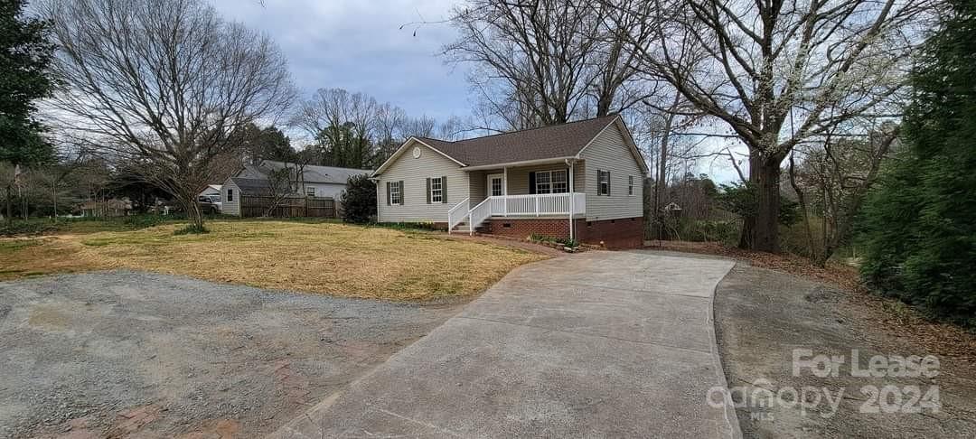 Recently remodeled ranch home that is conveniently located to Highway 321 & Highway 16, will be available to rent on March 9th.  The home has 3 bedrooms, 2 baths, seperate laundry room, and includes a refrigerator.