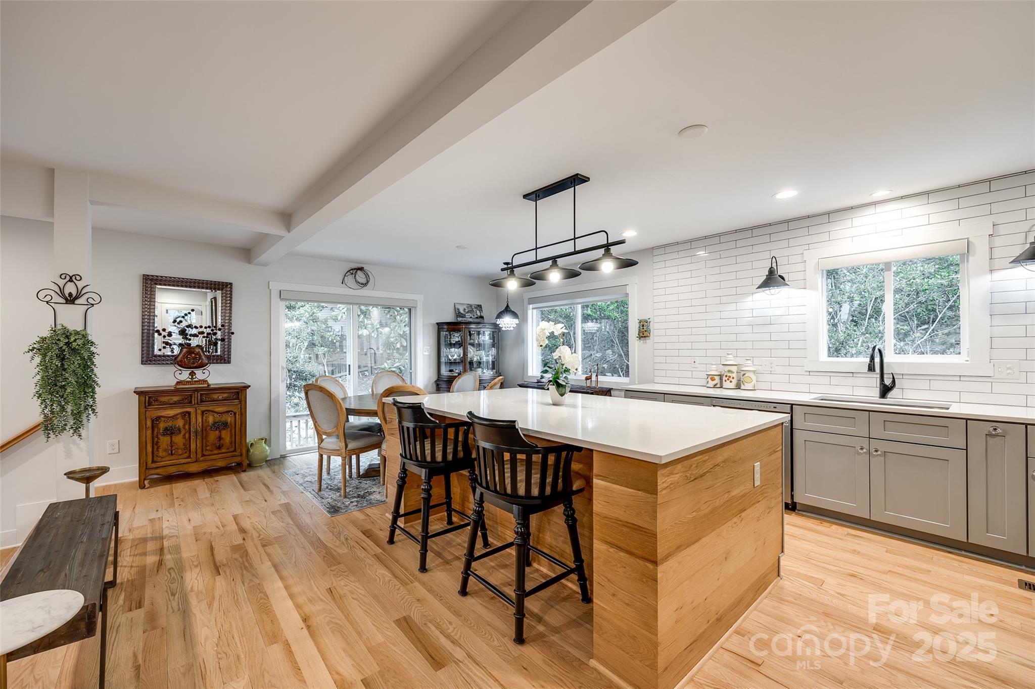 Tega Cay - Residential