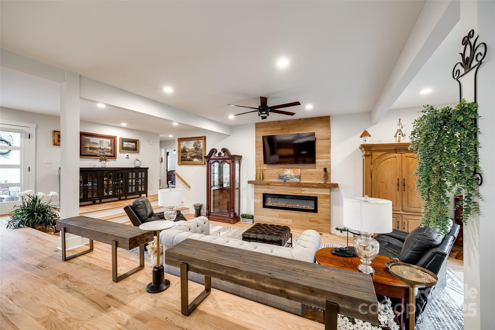 Tega Cay - Residential