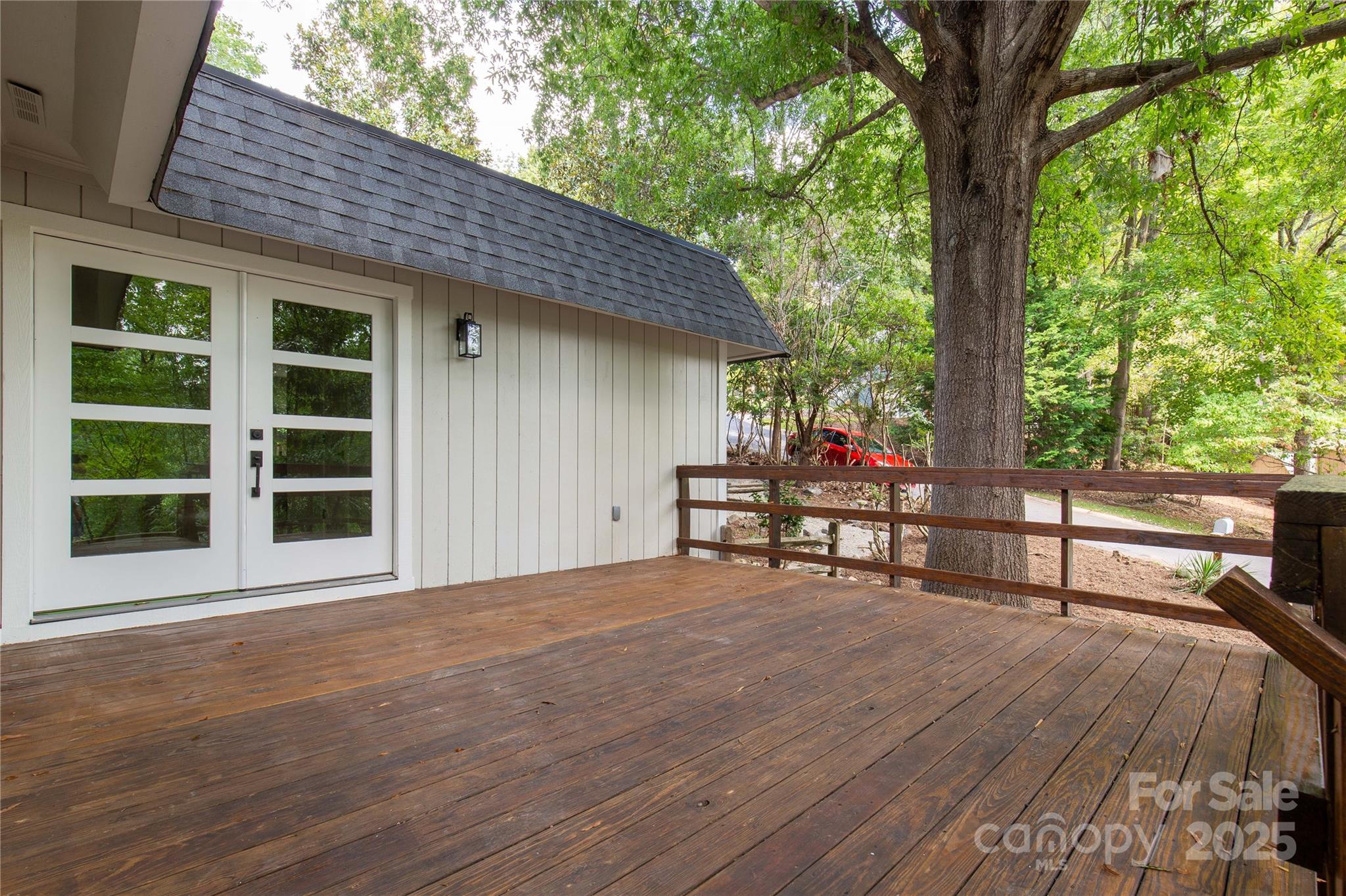 Tega Cay - Residential