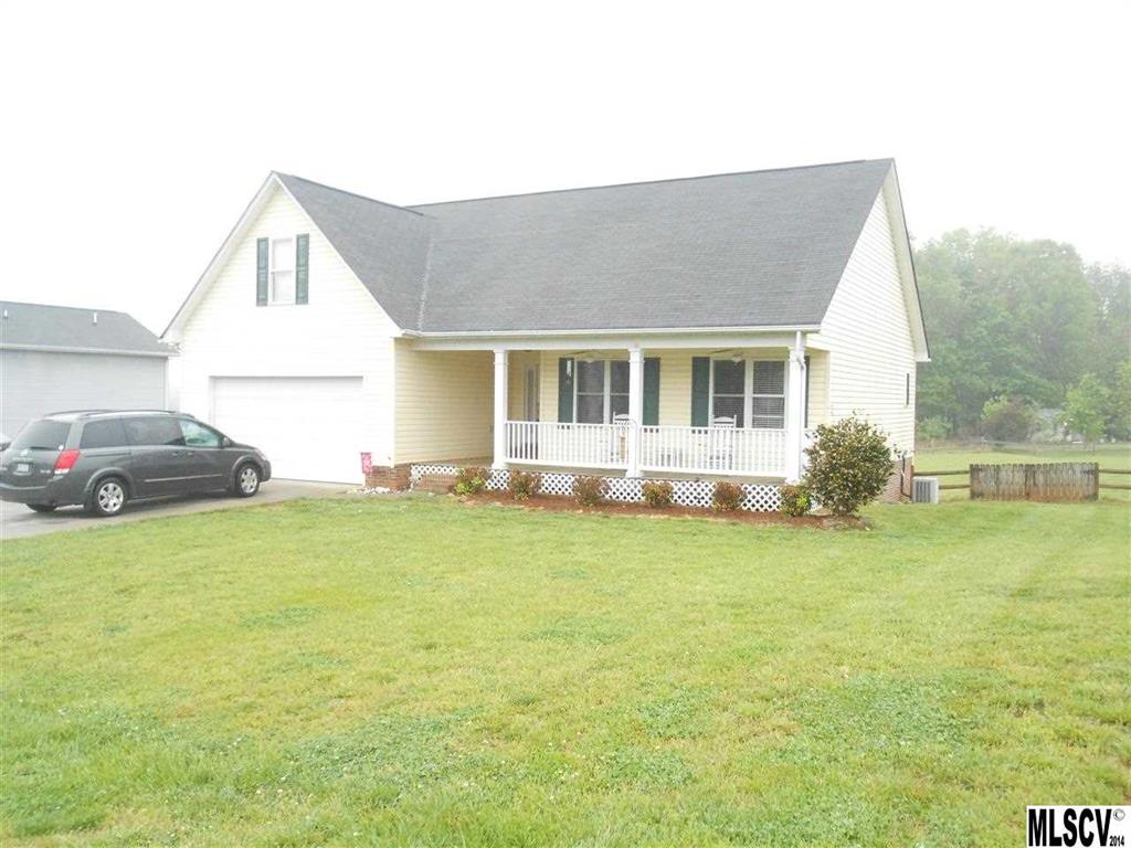 Terrific home w/full basement and bonus room that can be easily finished for additional living area.  Open floor plan w/family room that has vaulted ceilings & fireplace.  Kitchen w/ample cabinet space and appliances.  Dining w/glass doors opening to rear deck that overlooks the large fenced rear yard.  Master Suite w/tray ceiling & large double headed shower.  This offers so much for the money!