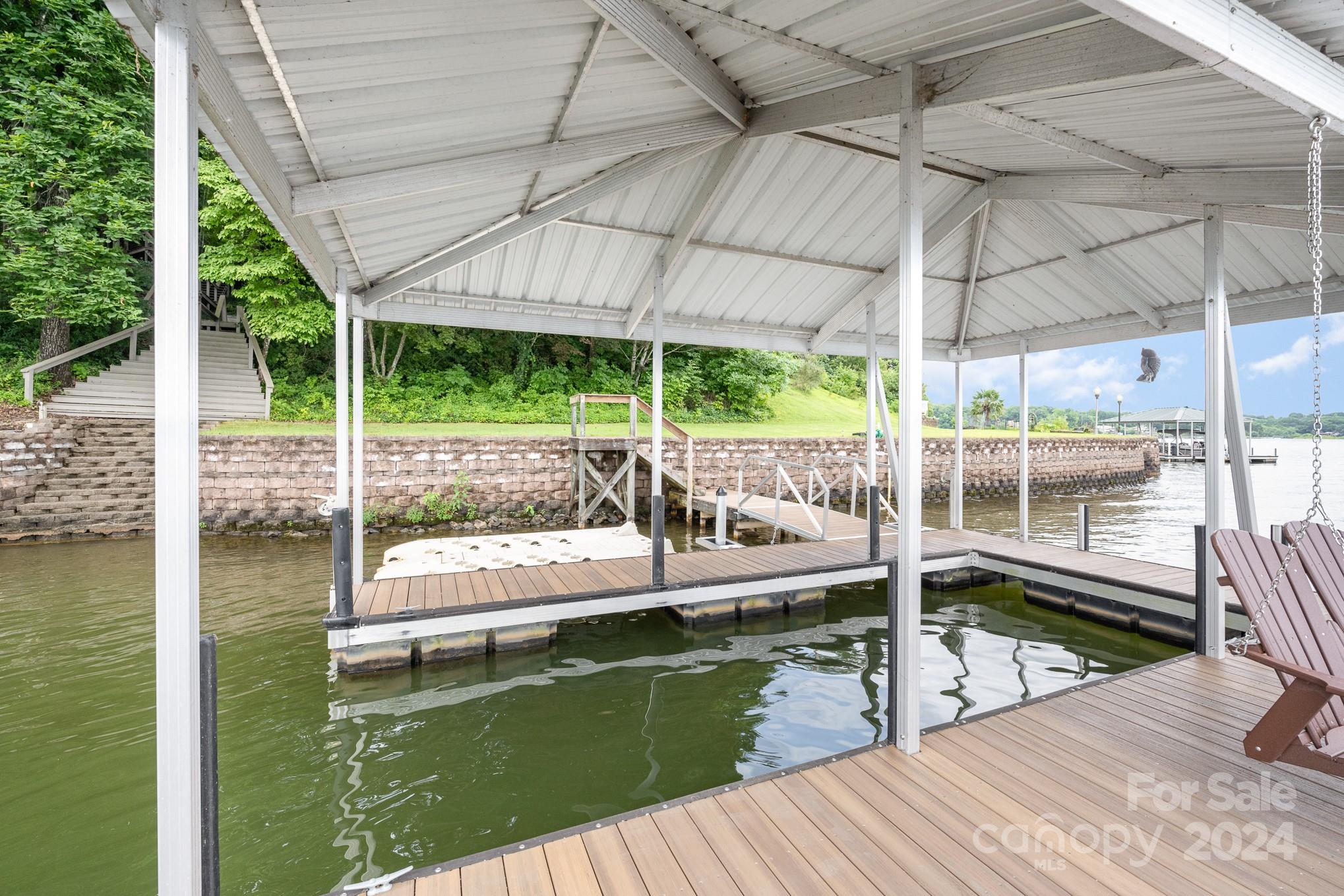 Lakewinds - Residential