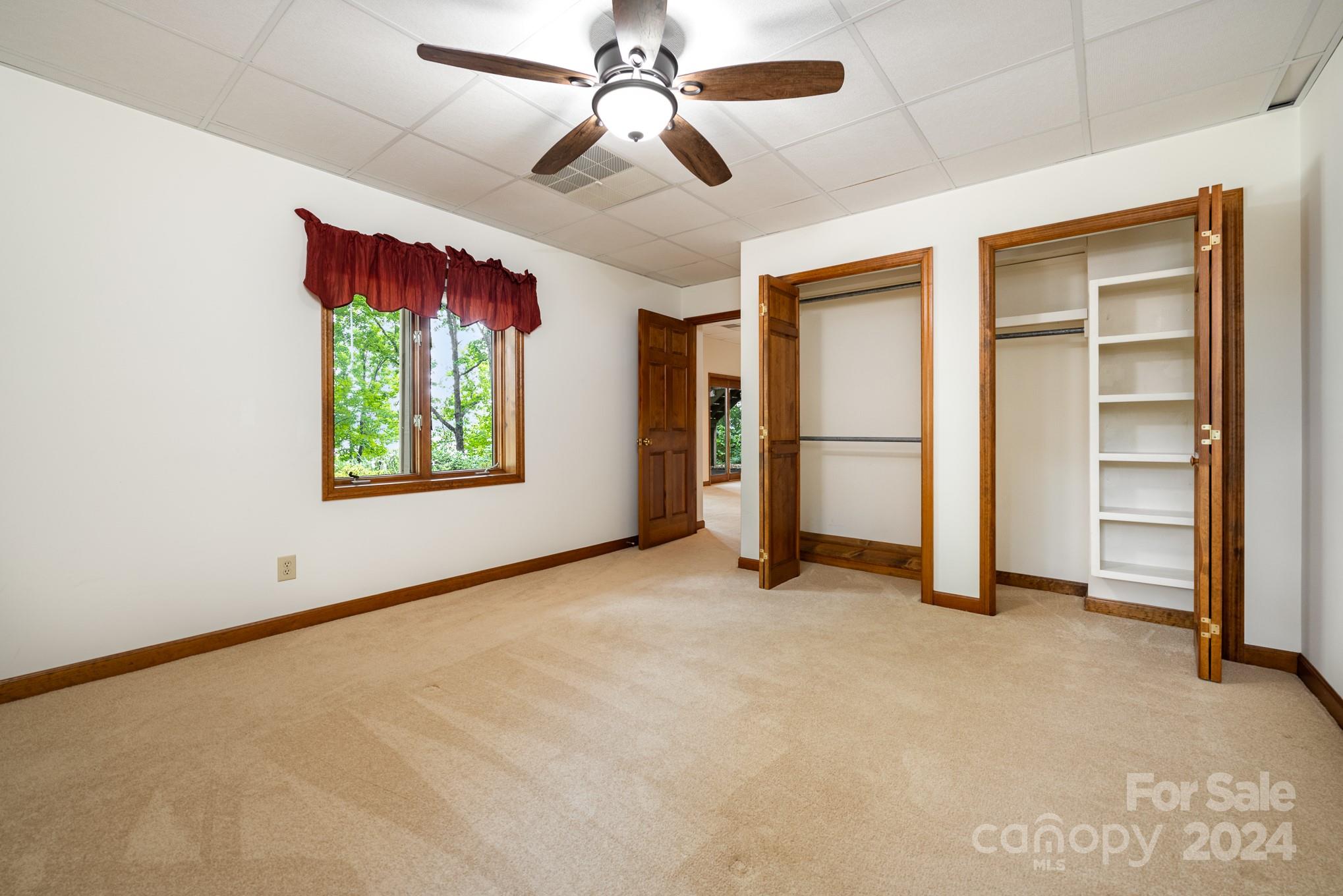 Lakewinds - Residential