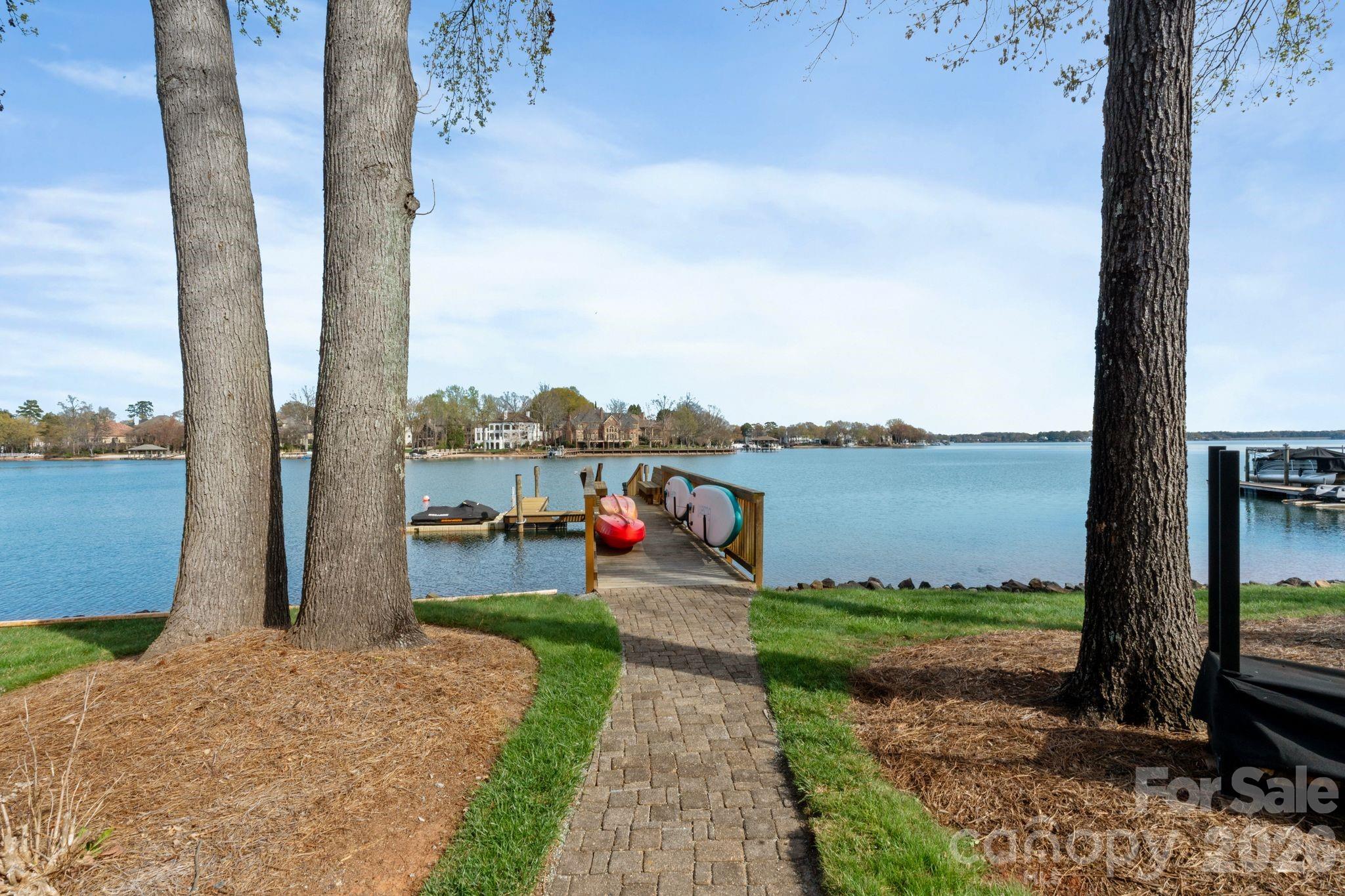 The Peninsula - Residential