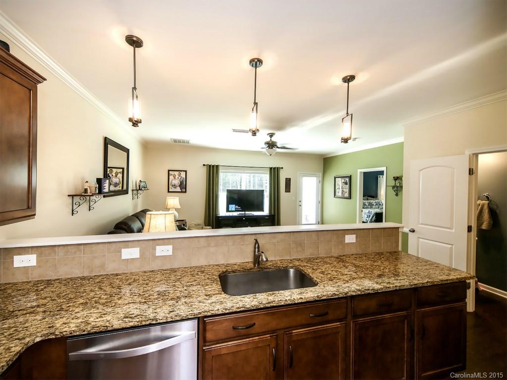 Ellis Pond - Residential