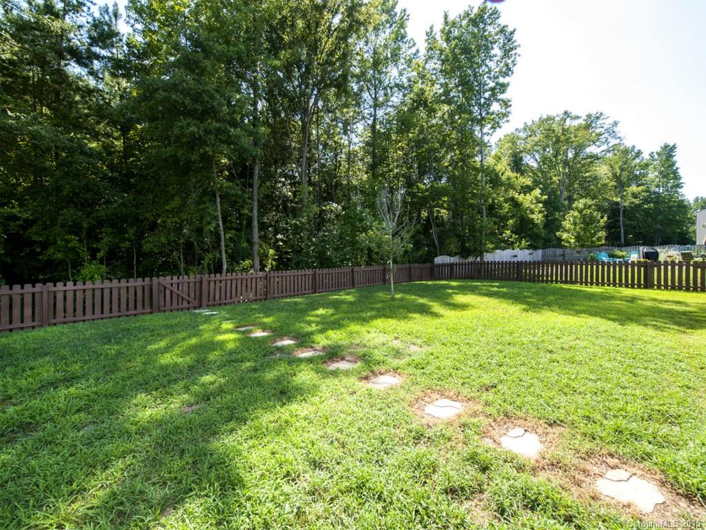 Ellis Pond - Residential