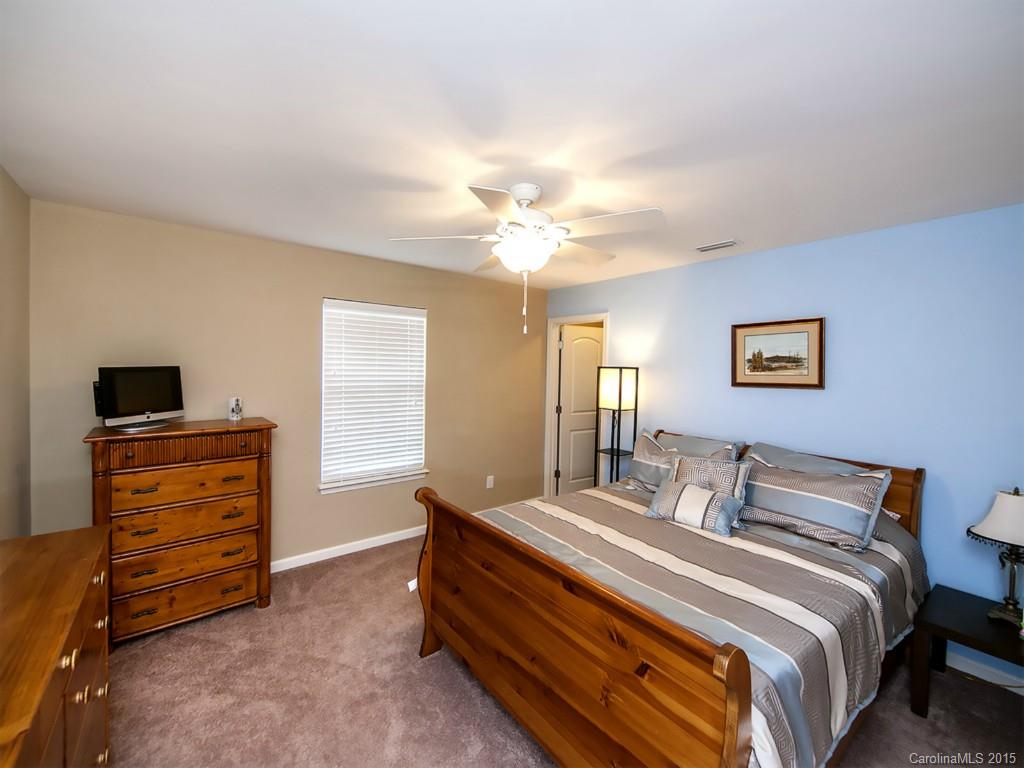 Ellis Pond - Residential