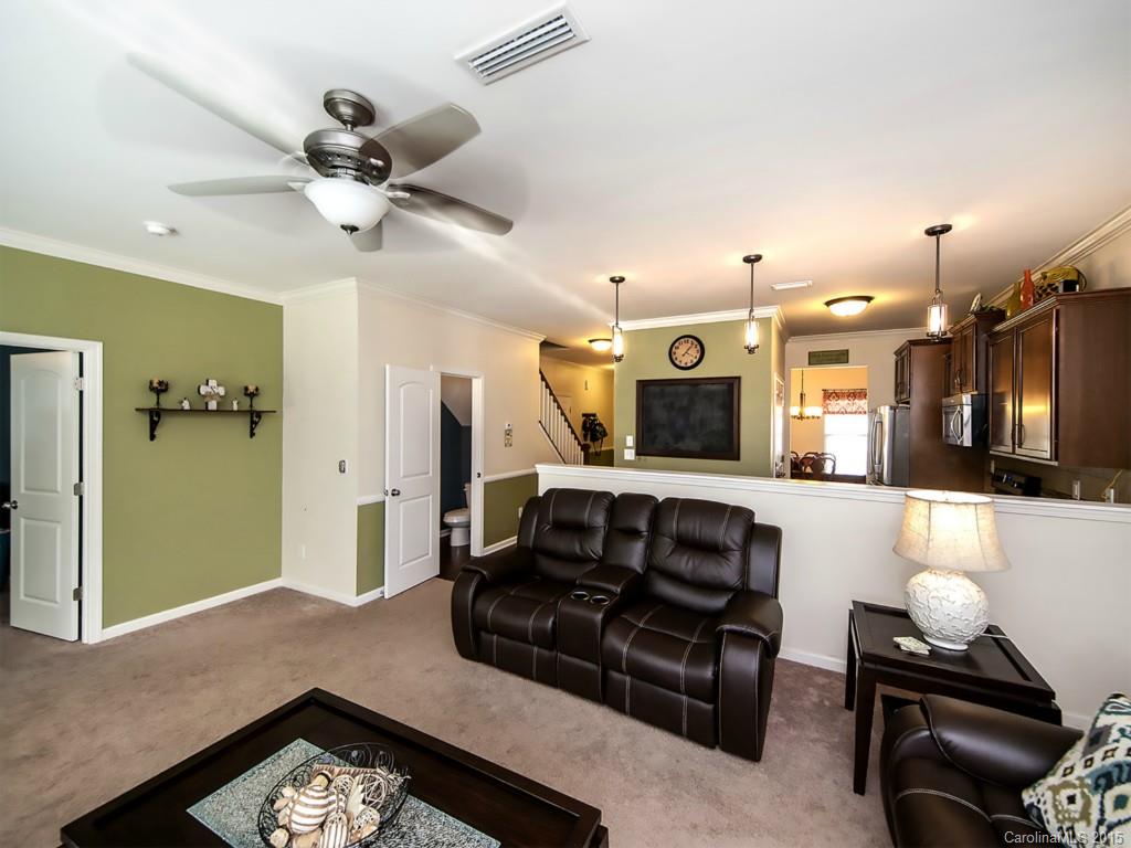 Ellis Pond - Residential