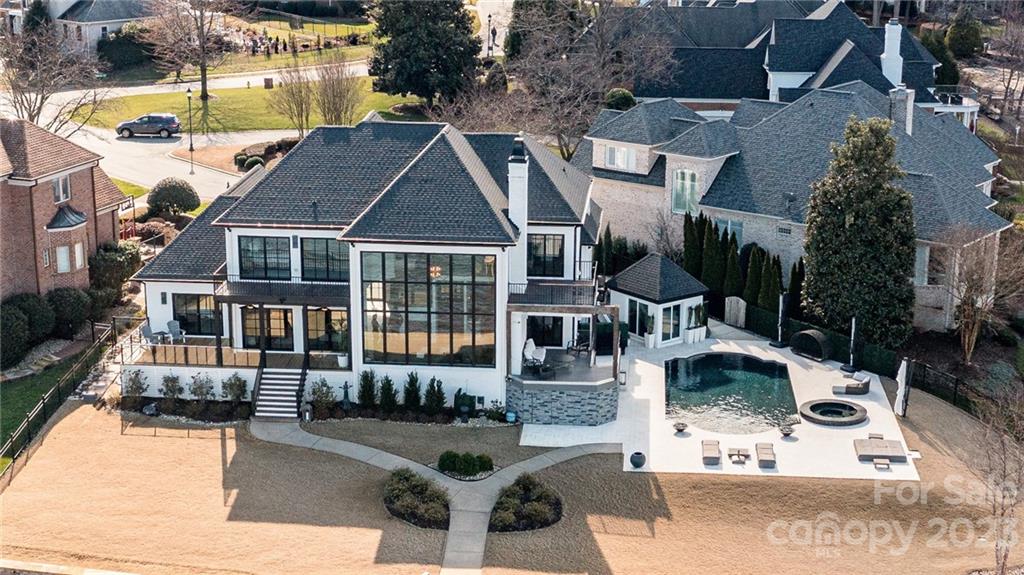 The Peninsula - Residential