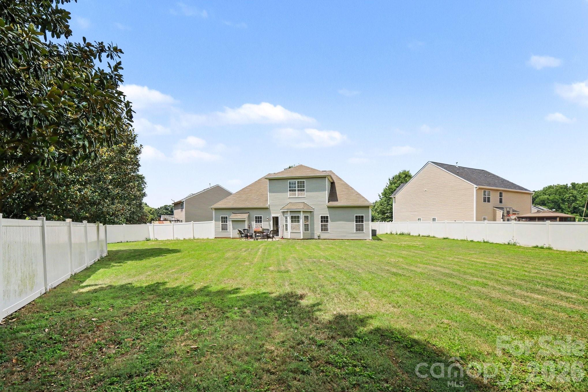 Davis Meadows - Residential