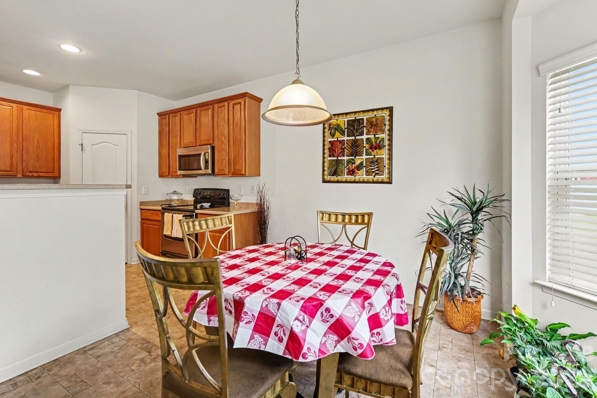 Davis Meadows - Residential