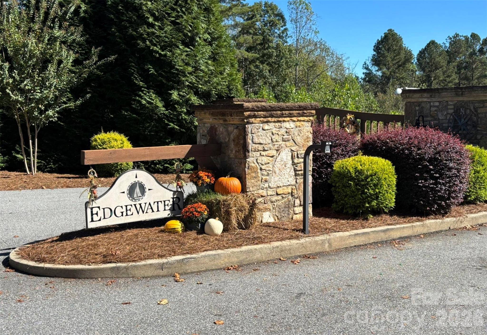 Edgewater - Land