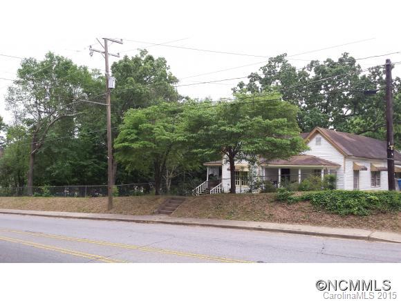 285 Feet of Road Frontage on HWY 176 in Campobello - Great location at intersection of HWY 11 & HWY 176. Old home needs work - has fenced yard, barn, storage bldg., 1.75 Acres with access from 2 roads! Great Location for small business or someone who wants a handy man special. Easy to see. Rented on month to month basis with tenants understanding they will be given 30 days to vacate. Call Agent with Questions