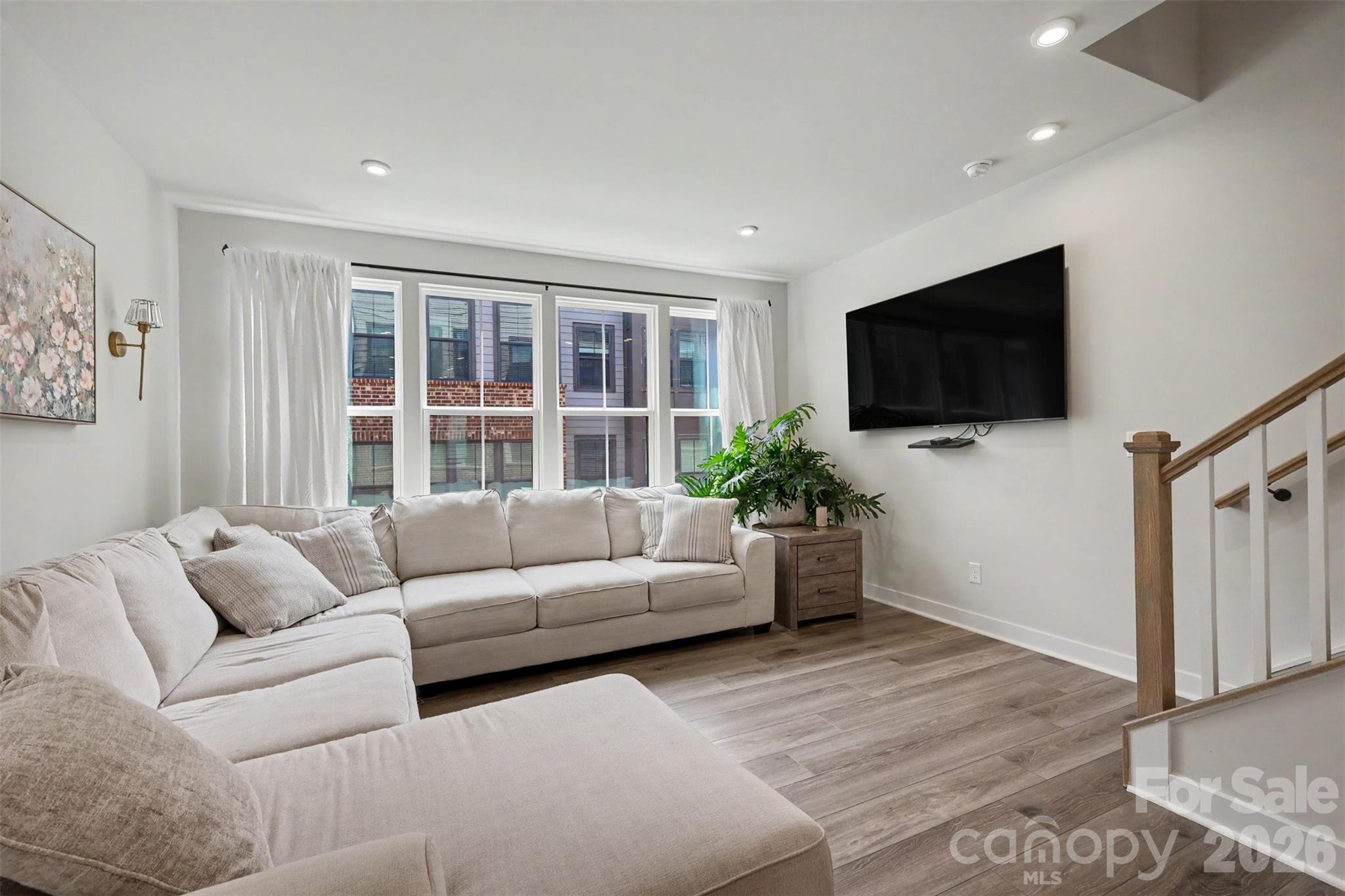 Southrail Station - Residential