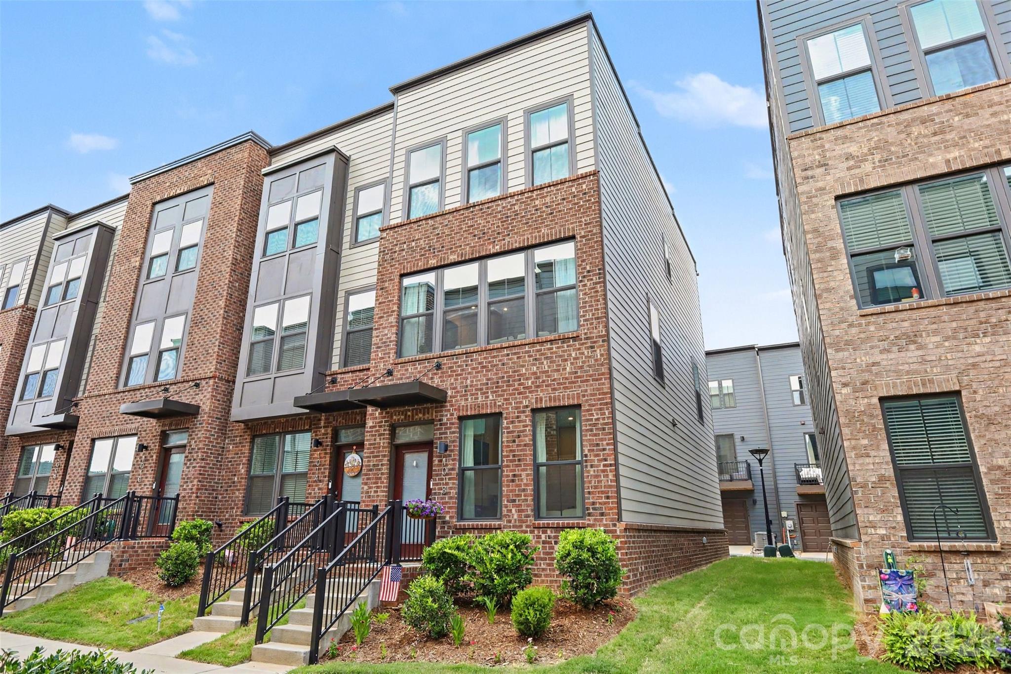 Southrail Station - Residential