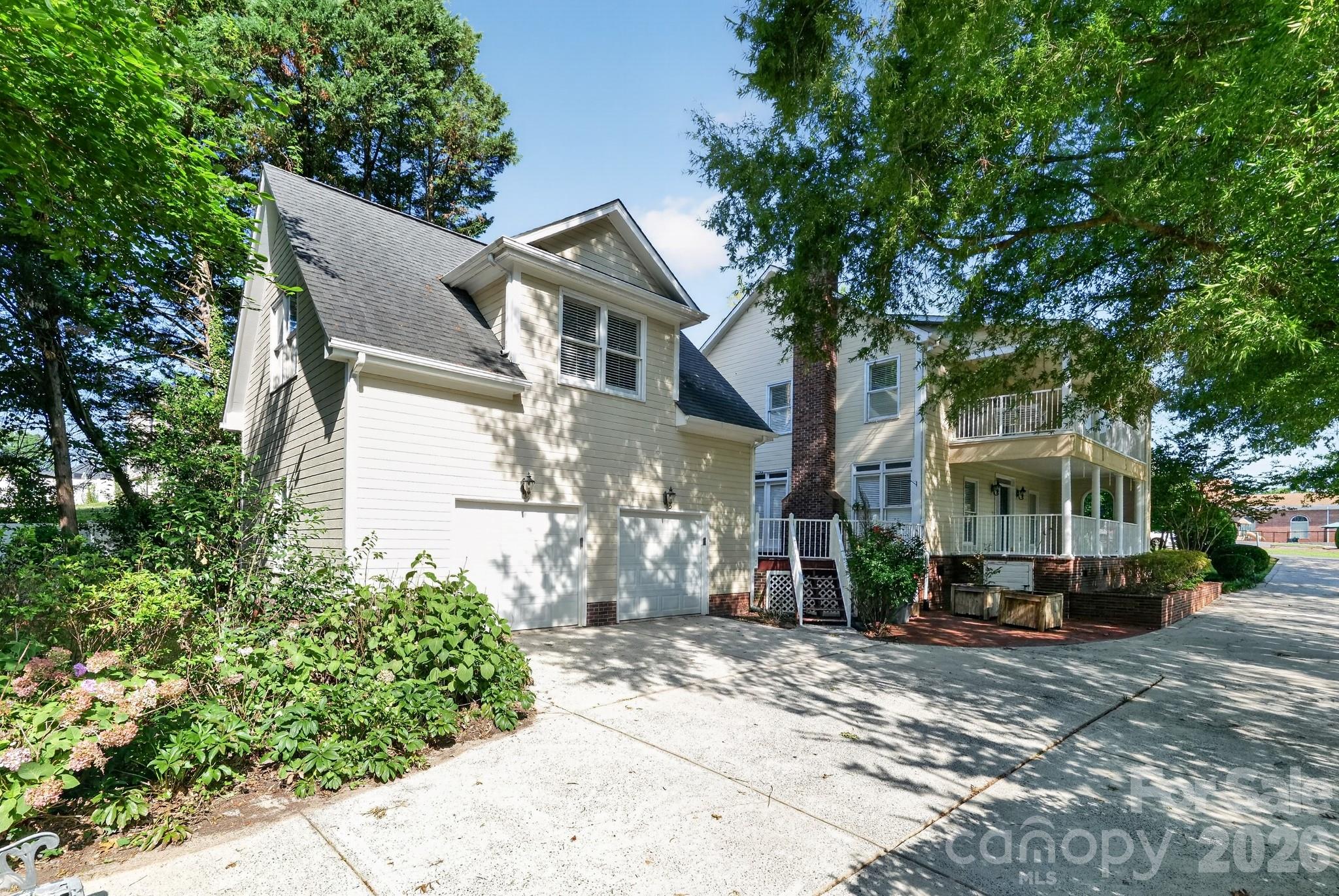 Mammoth Oaks - Residential