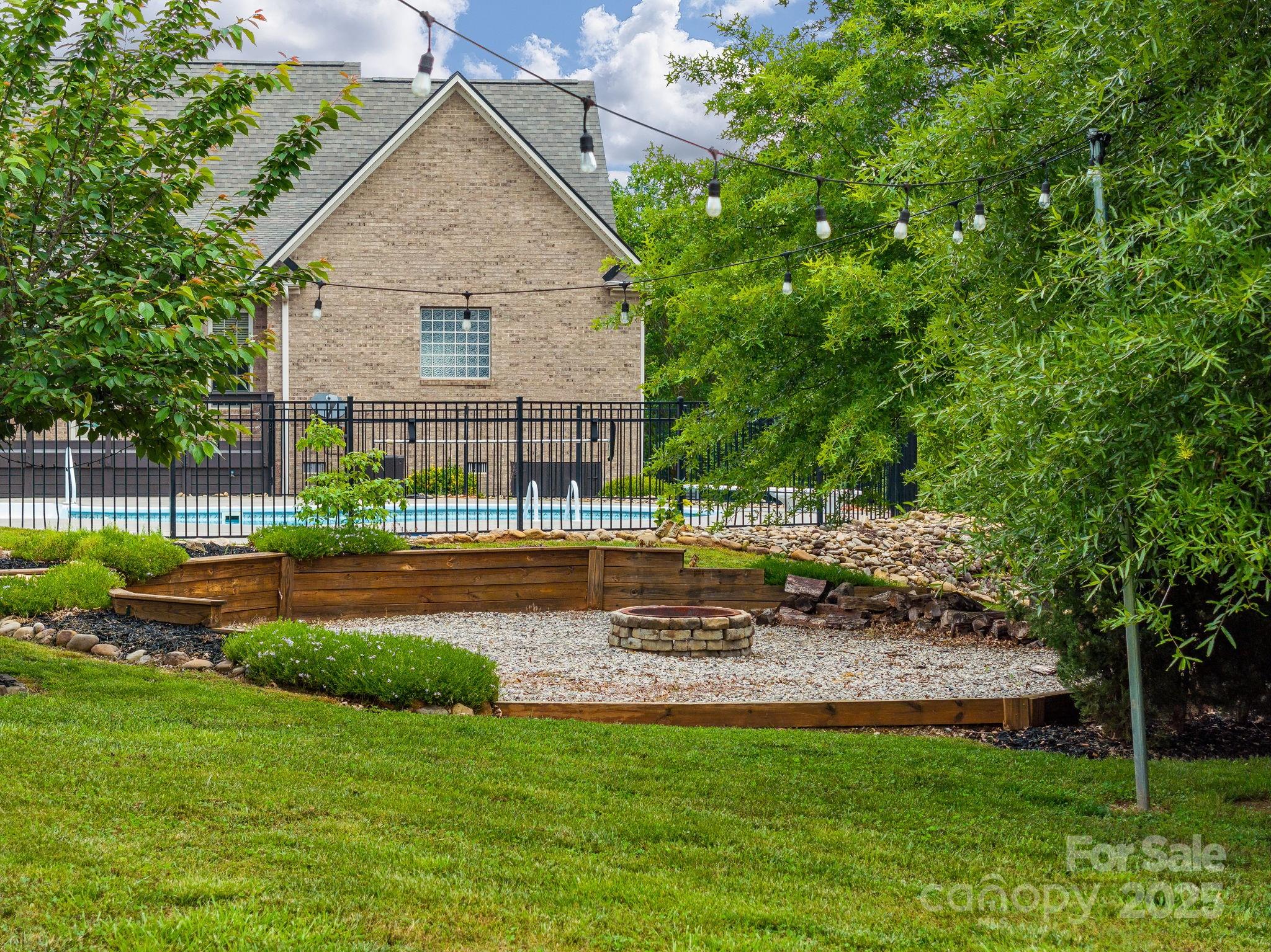 The Crossing at Cherokee National - Residential
