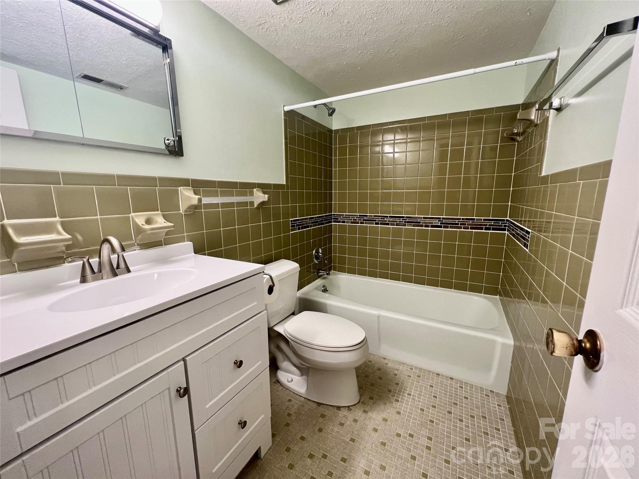 Holly Crest - Residential