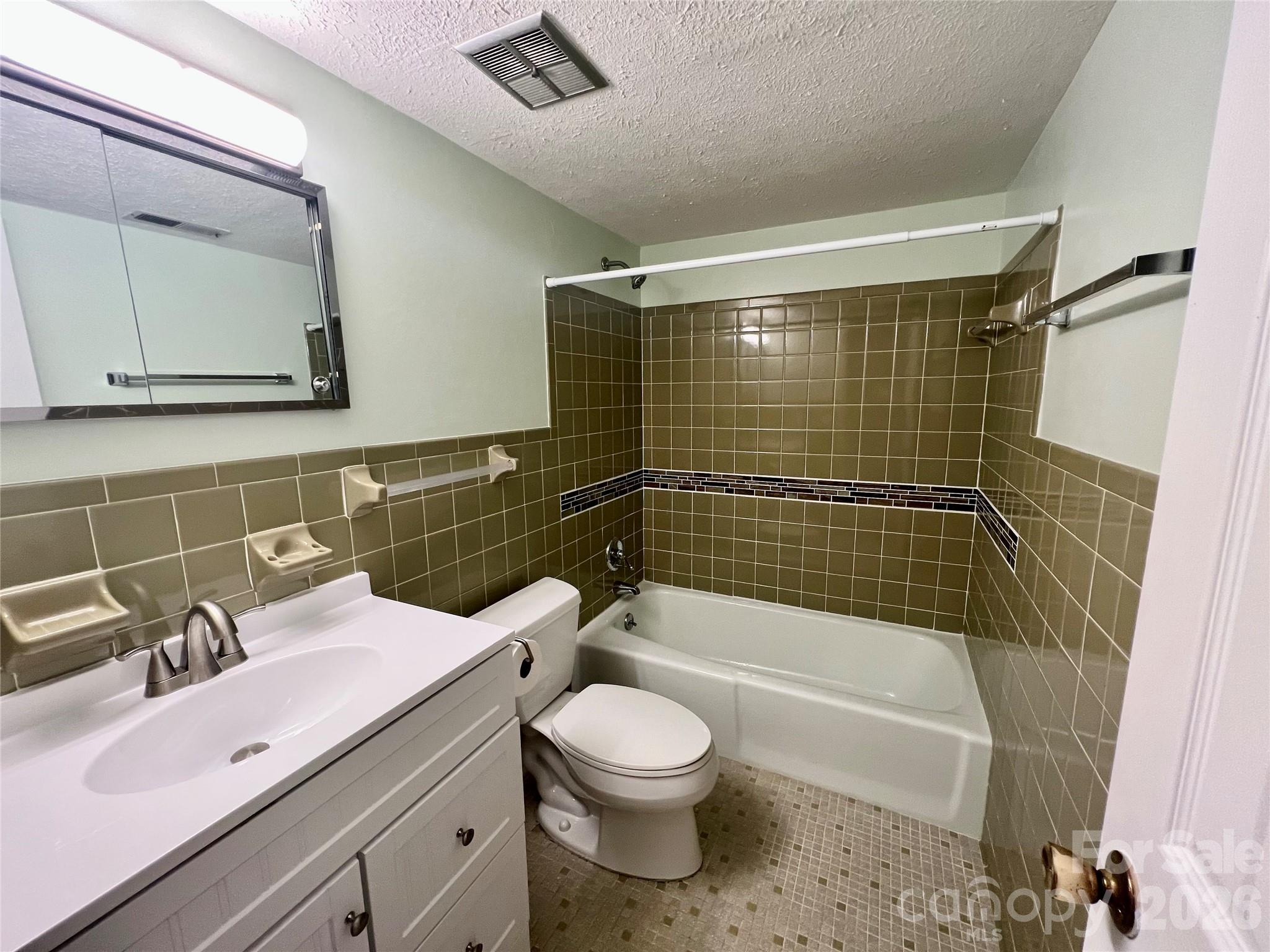 Holly Crest - Residential