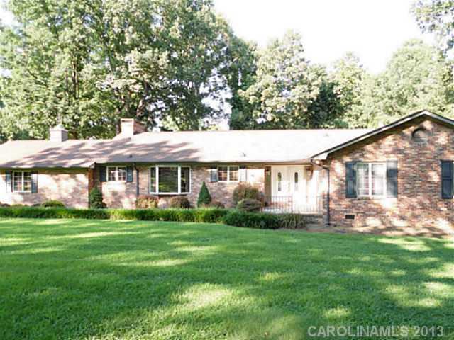 Great private partially fenced backyard, main living quarters on one level, spacious rooms, spacious closets, great bonus area in basement.