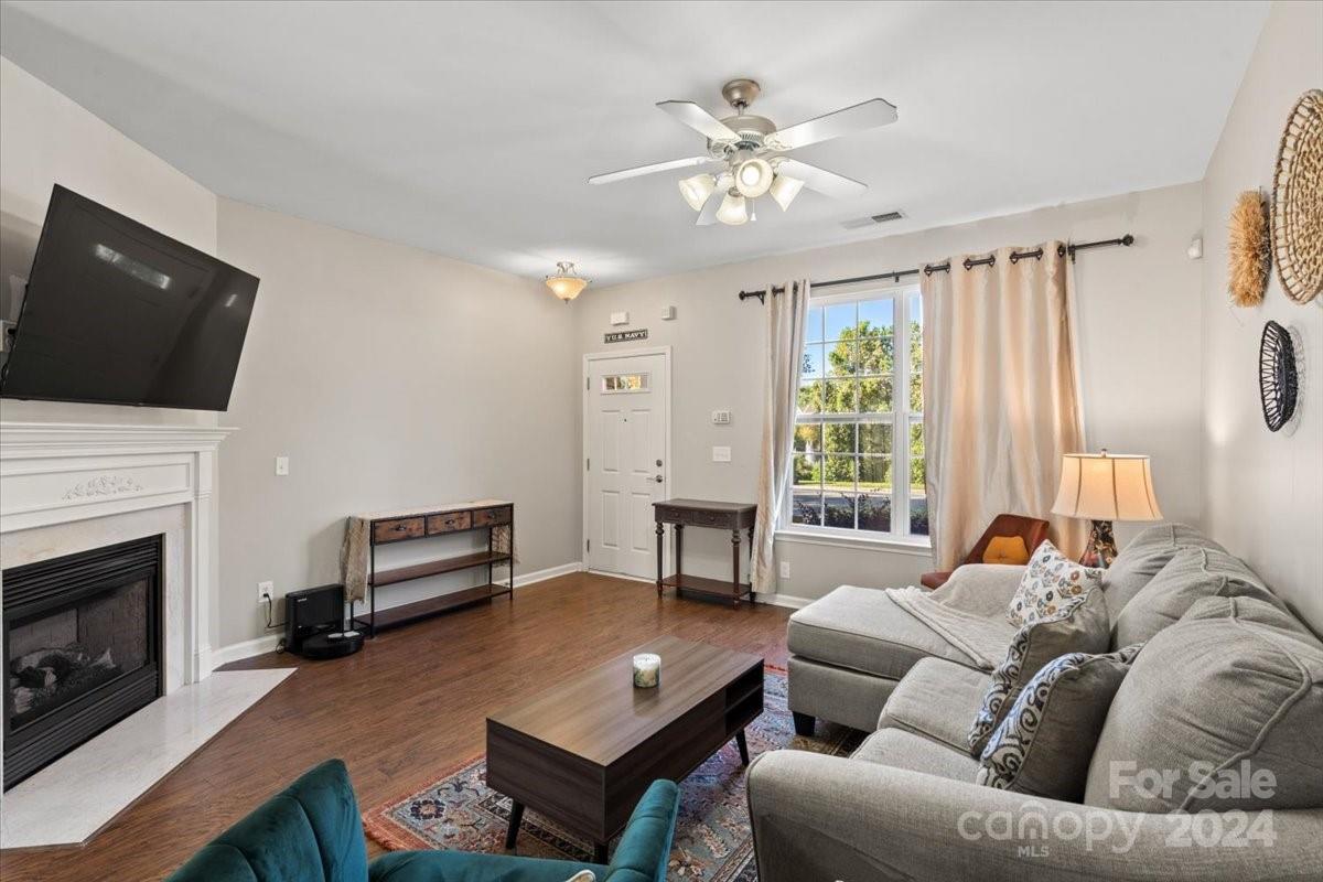 Ridge Pointe - Residential