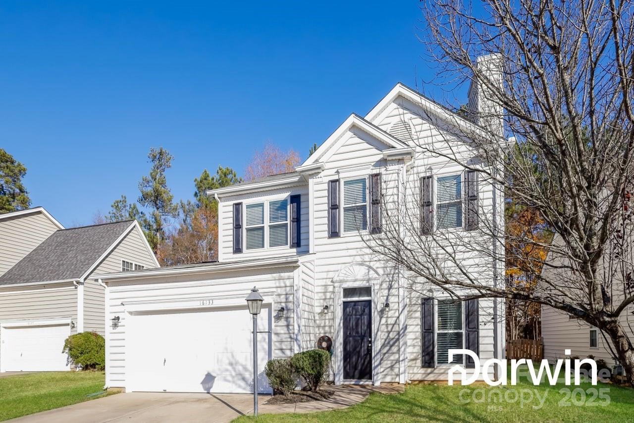 LEASING SPECIAL!! $500 OFF 1ST MONTH'S FULL RENT!!

This spacious 3-bedroom, 2.5-bathroom pet-friendly home offers 1,807 sq. ft. of living space, perfect for those seeking comfort and convenience. With ample space and a blend of design elements, this property invites you to make it your own. Schedule a tour today to experience the potential of this charming residence.