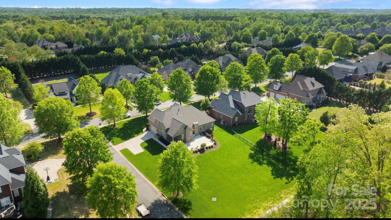 LAUREL CREEK - Residential