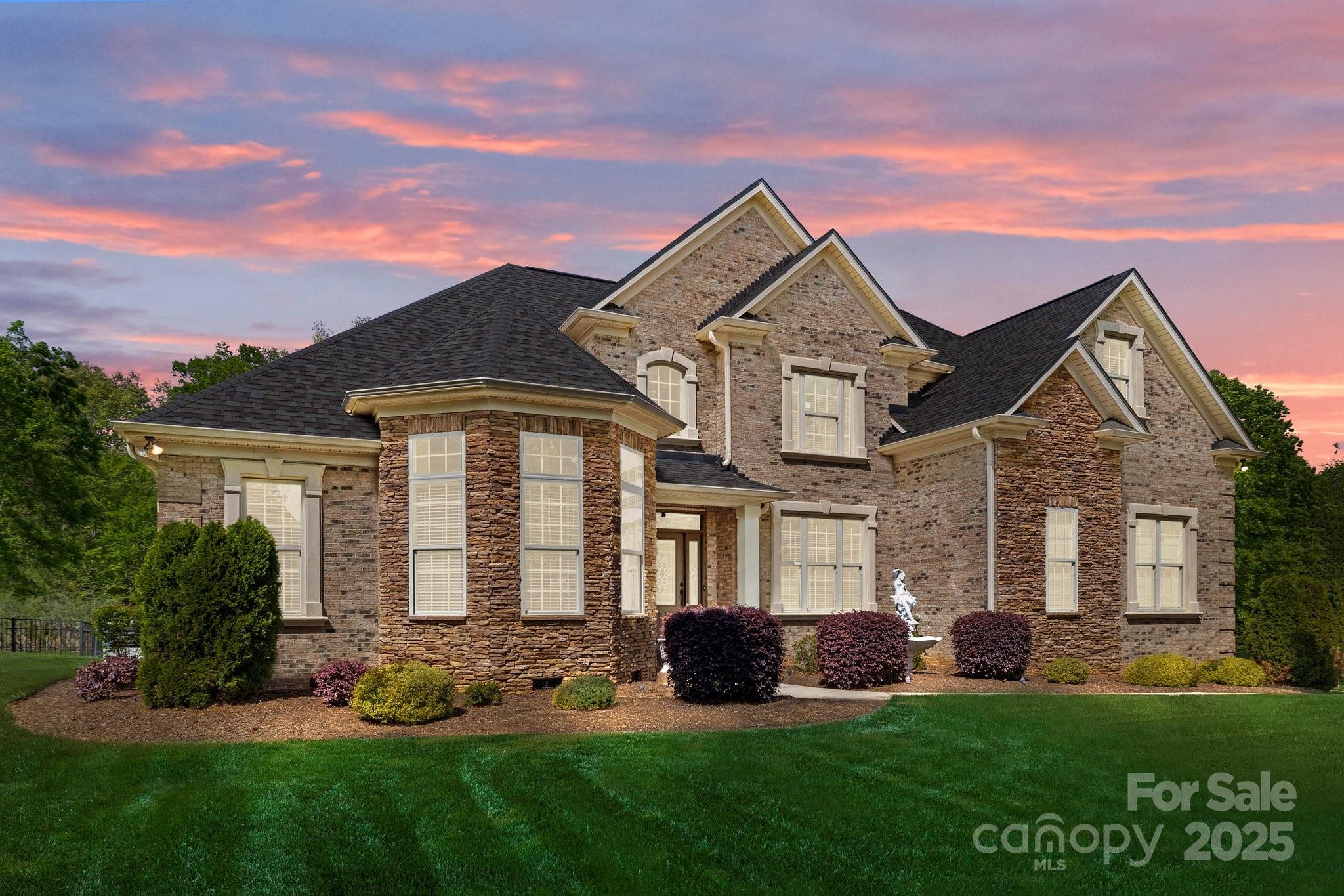 LAUREL CREEK - Residential