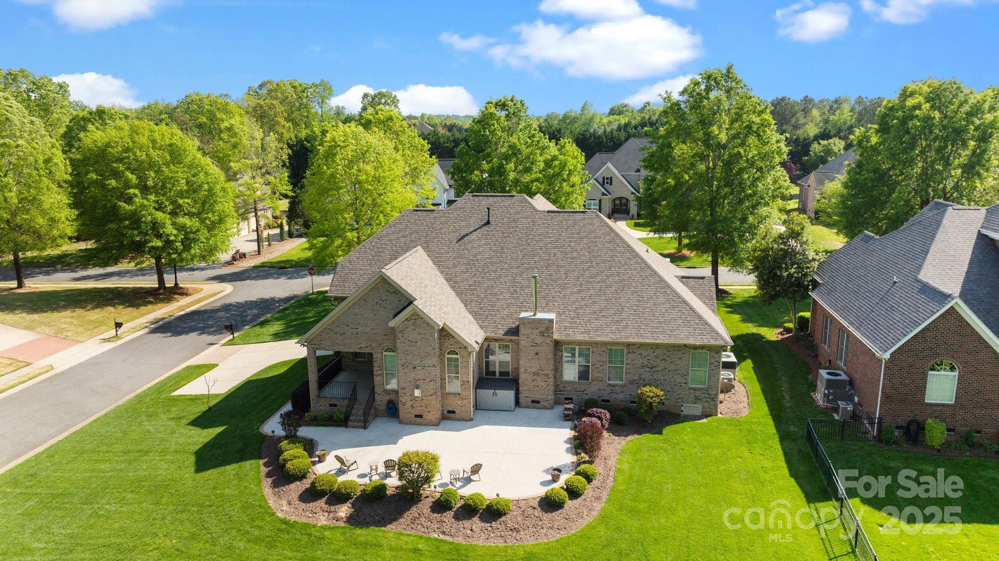 LAUREL CREEK - Residential