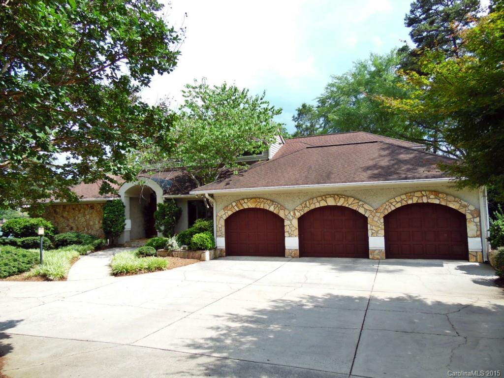 Breathtaking views from nearly every room in this spacious waterfront home situated on the shores of Lake Wylie! Enjoy a sunset swim in the pool or quiet breakfast on a misty morning from the covered porch. Master retreat features his/her baths & cedar-lined closets. Open floor plan is perfect for entertaining, from the vaulted great room w/wet bar to the well-appointed formal dining room to the spacious kitchen. Large loft & guest suite upstairs. Don’t miss this beauty on a rare peninsula lot!