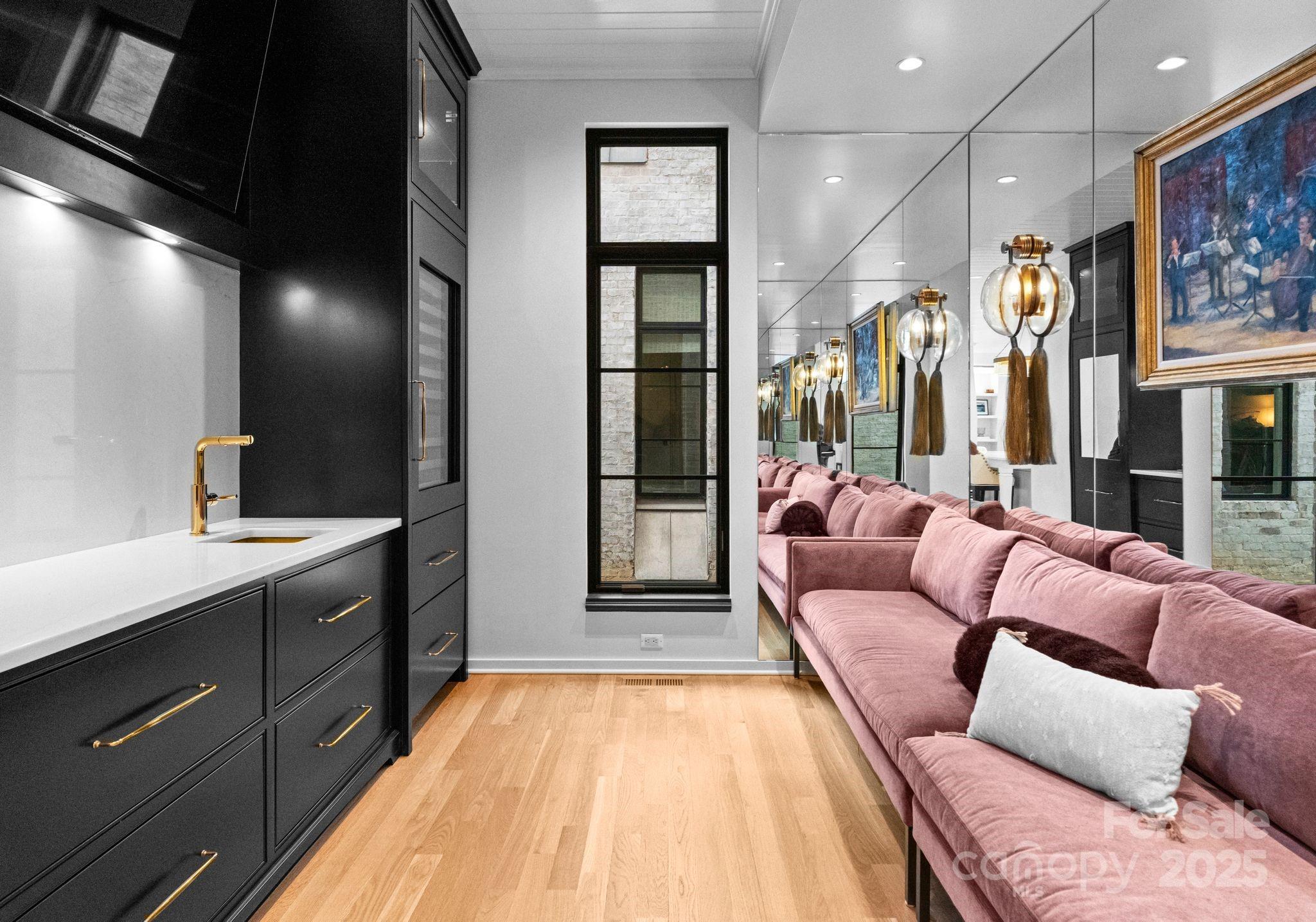 Kenwood Sharon Lane - Residential