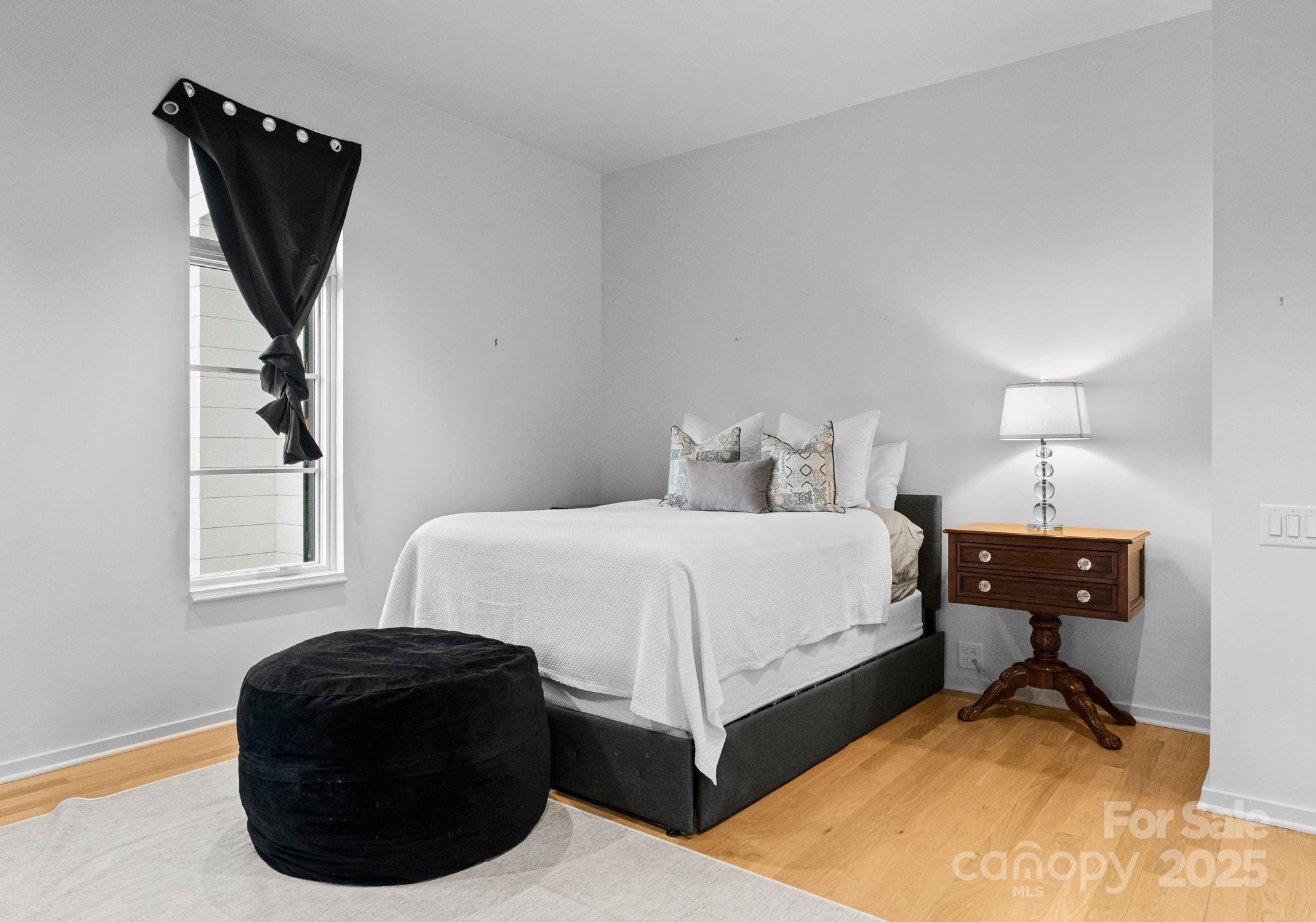 Kenwood Sharon Lane - Residential