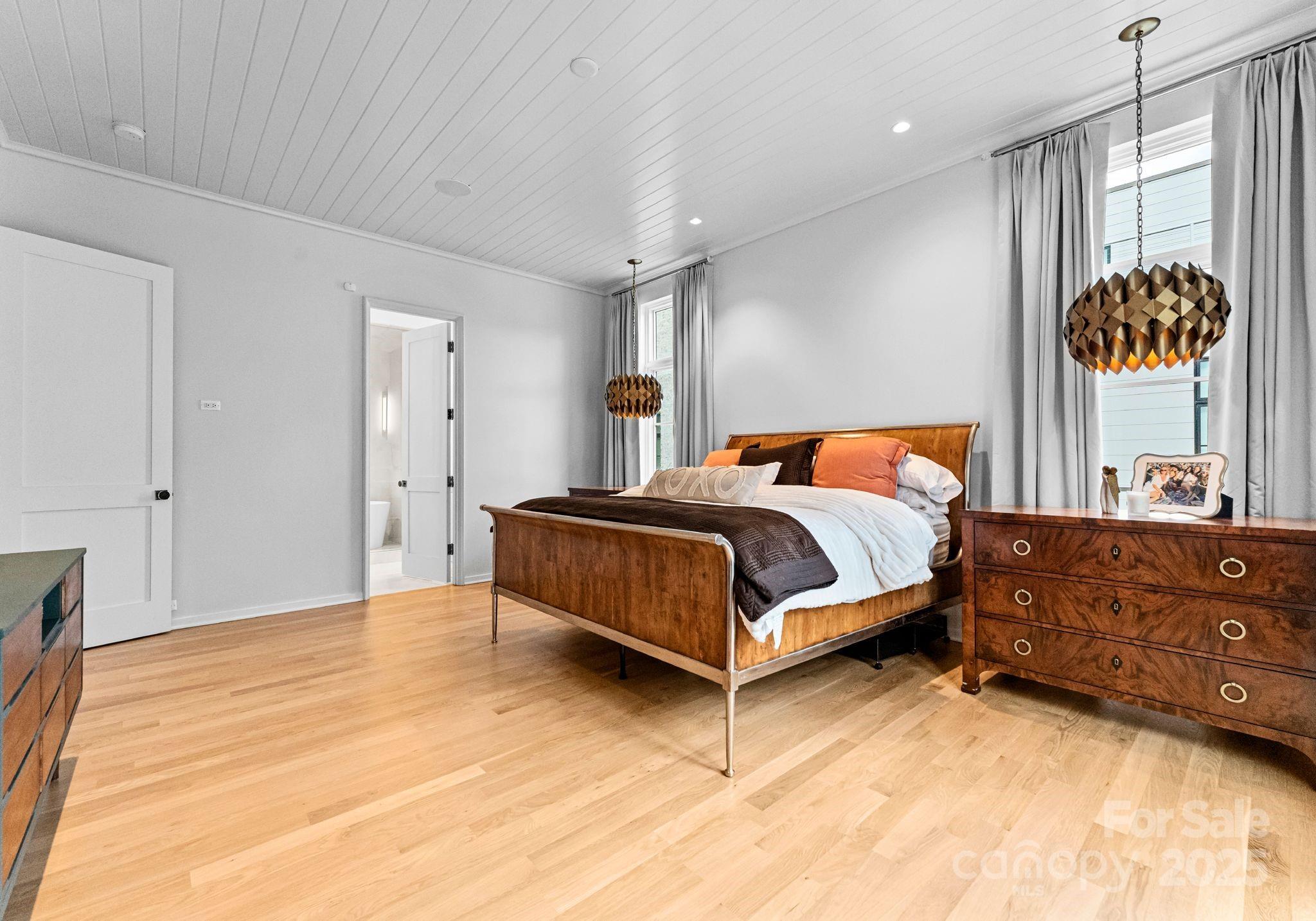Kenwood Sharon Lane - Residential