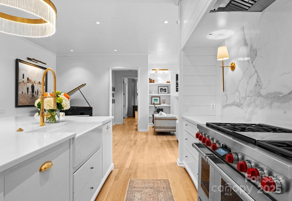 Kenwood Sharon Lane - Residential
