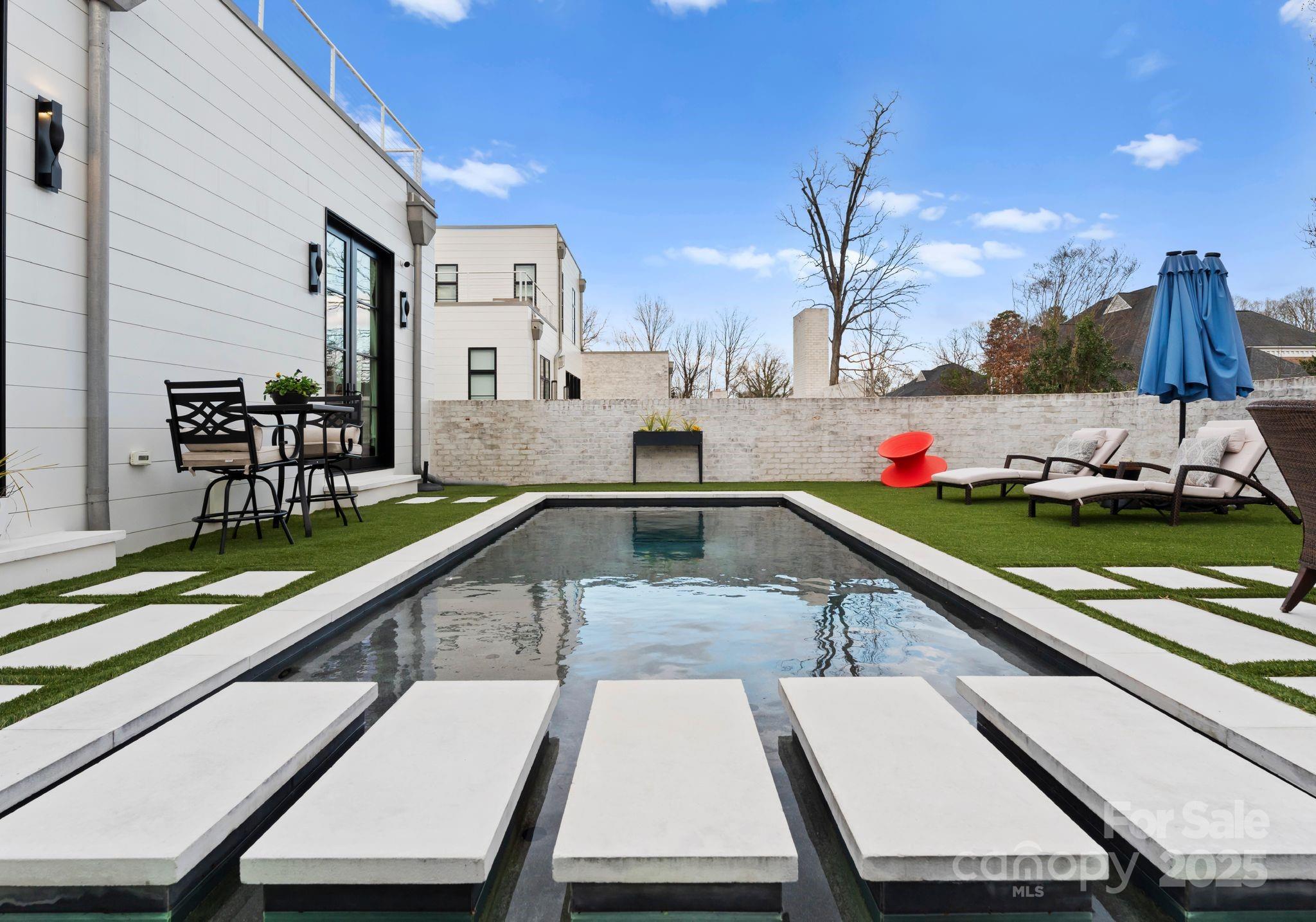 Kenwood Sharon Lane - Residential