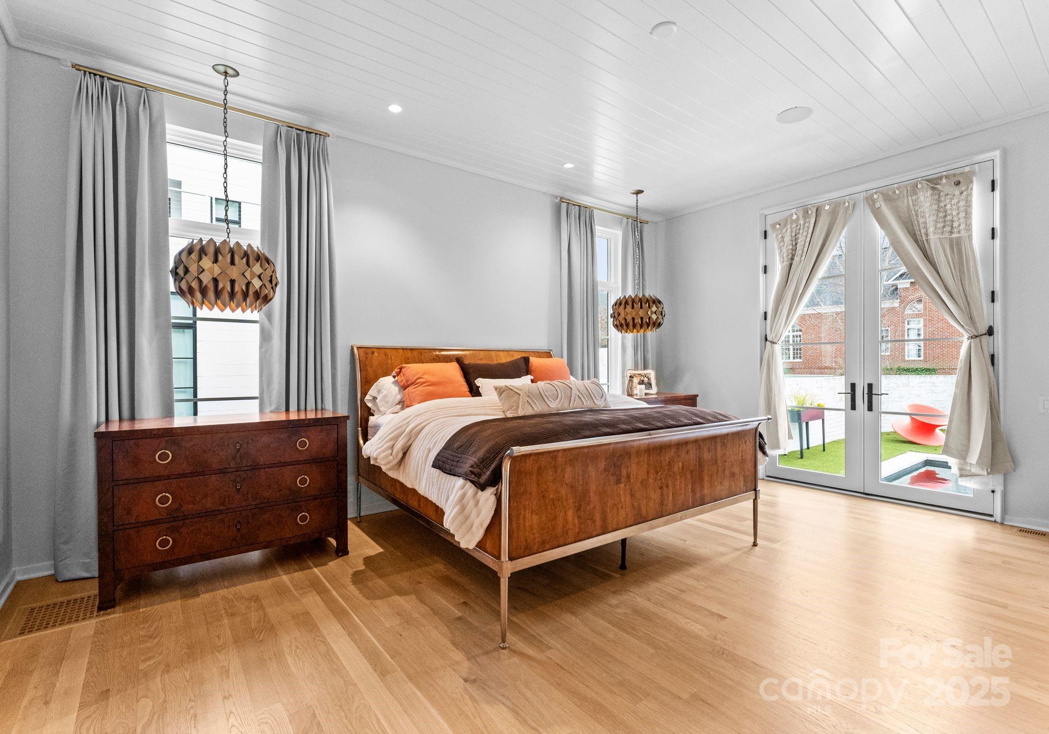 Kenwood Sharon Lane - Residential