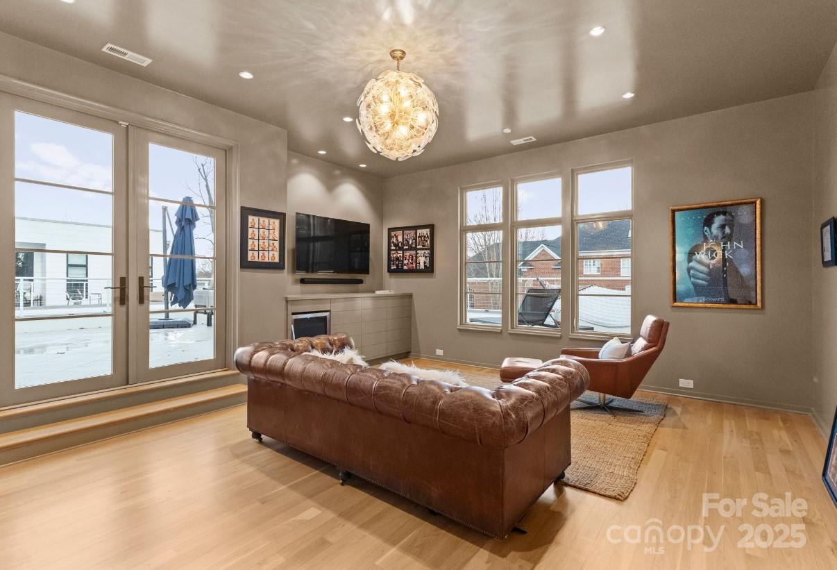 Kenwood Sharon Lane - Residential