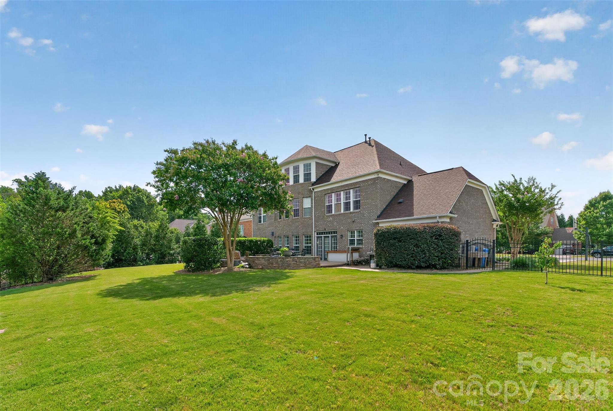 The Chimneys of Marvin - Residential
