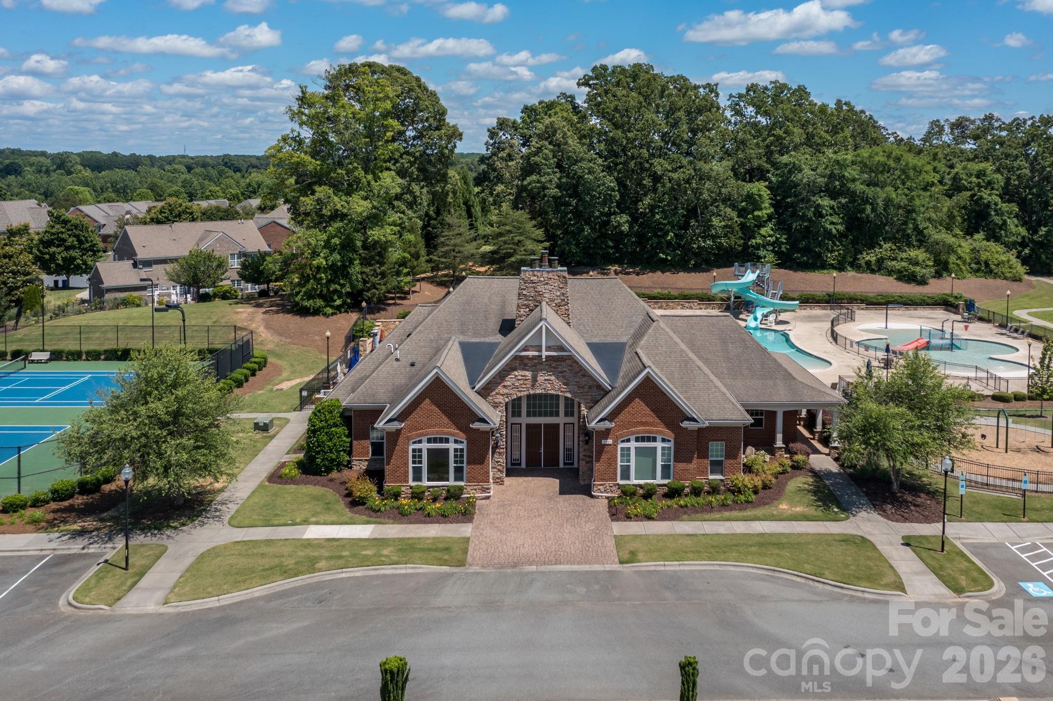 The Chimneys of Marvin - Residential